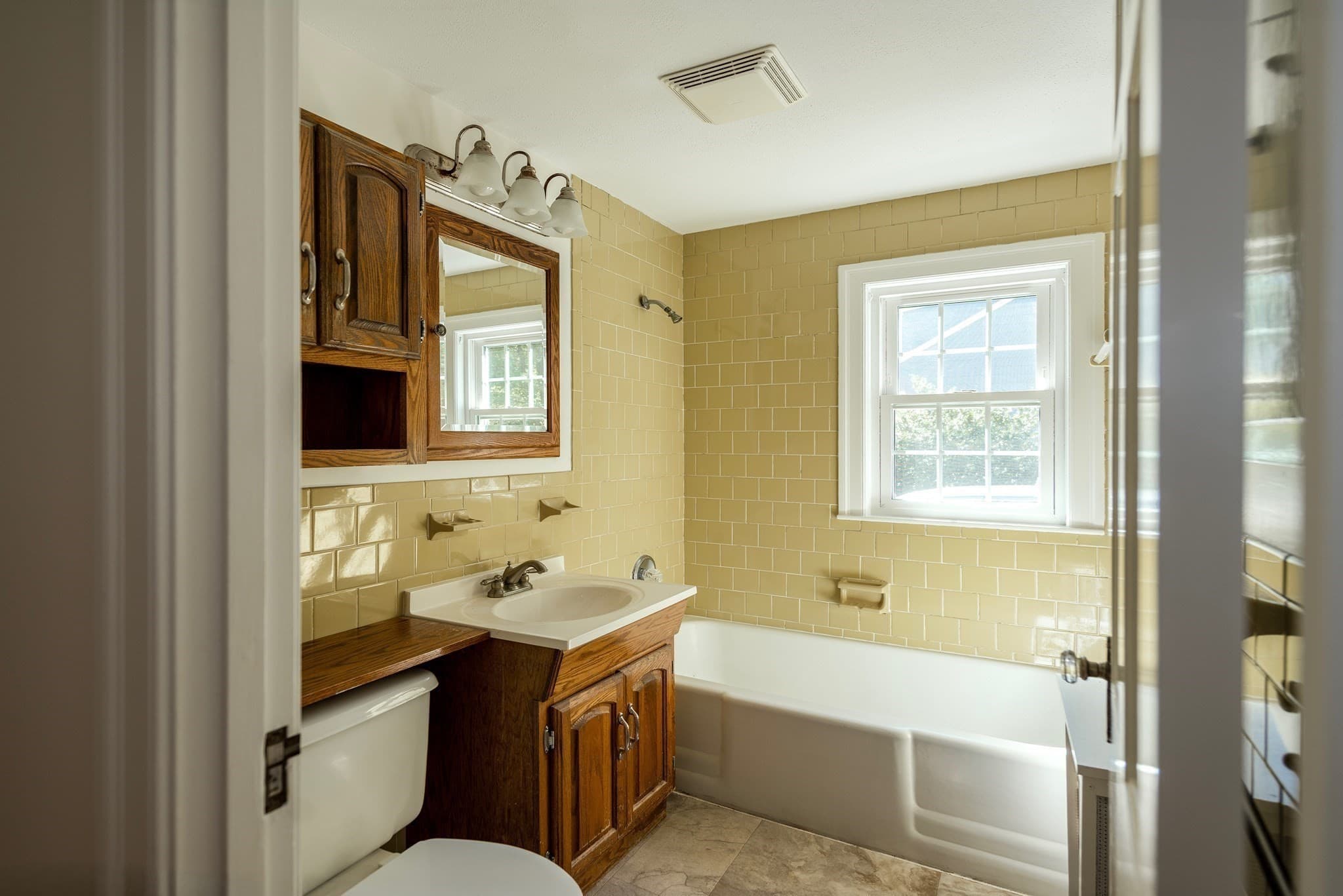 Single Family Residence at 7 Pilgrim Rd, Reading MA 01867, Reading, photo 11 of 23