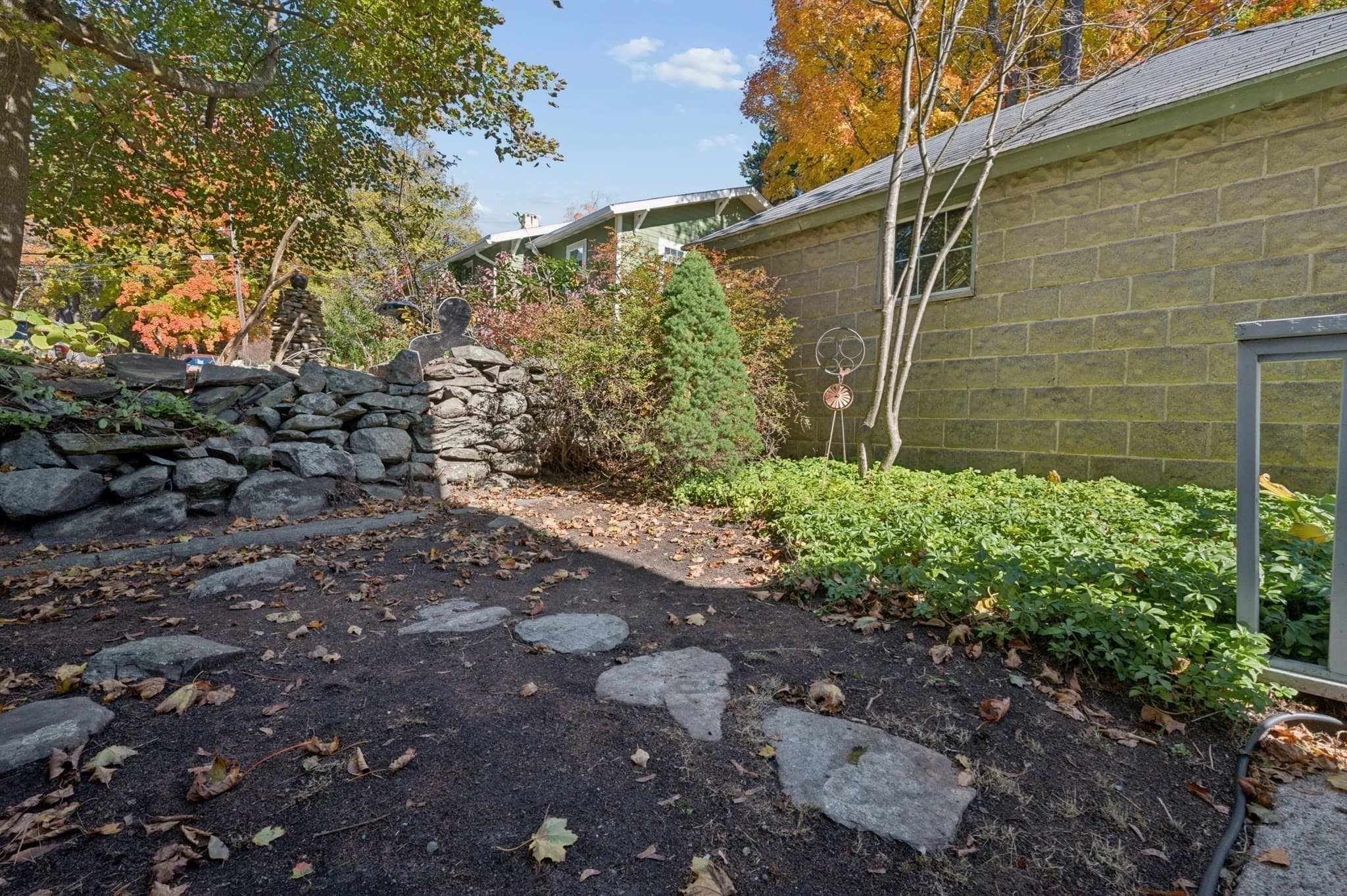 Condominium at 27 Pomona Road # 27, Worcester MA 01602, photo 41 of 42