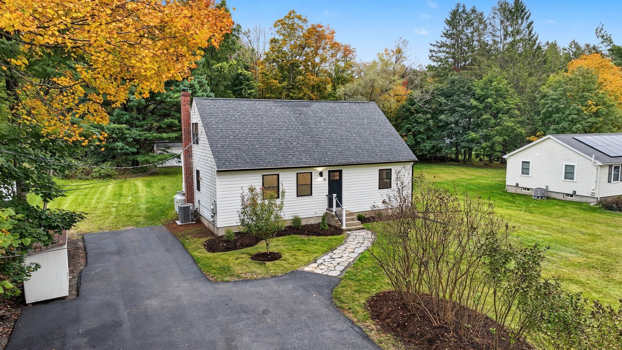 45 Leverett Rd, Amherst MA 01002