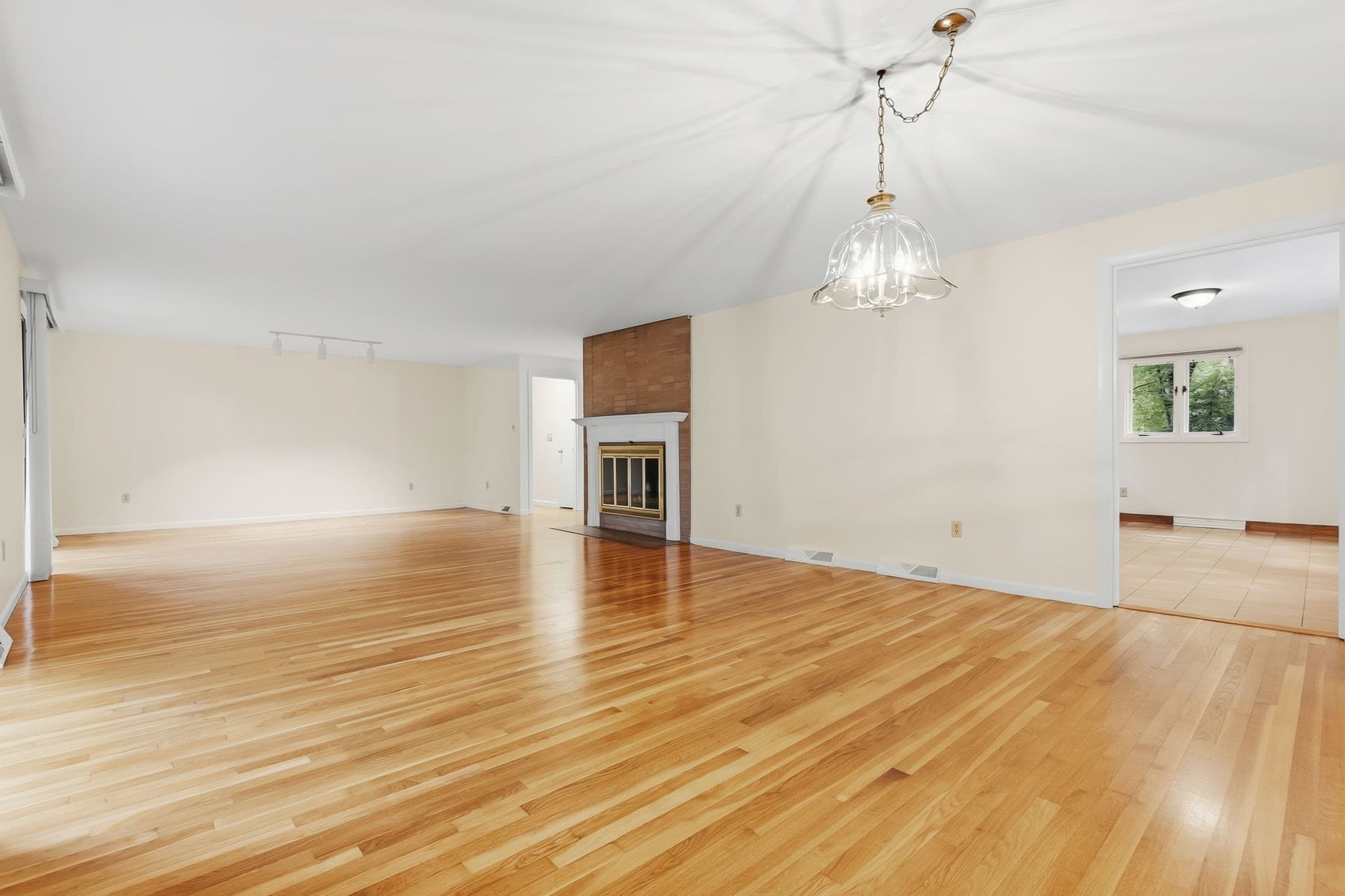 Single Family Residence at 6 Bruce Road, Danvers MA 01923, Danvers, photo 7 of 41