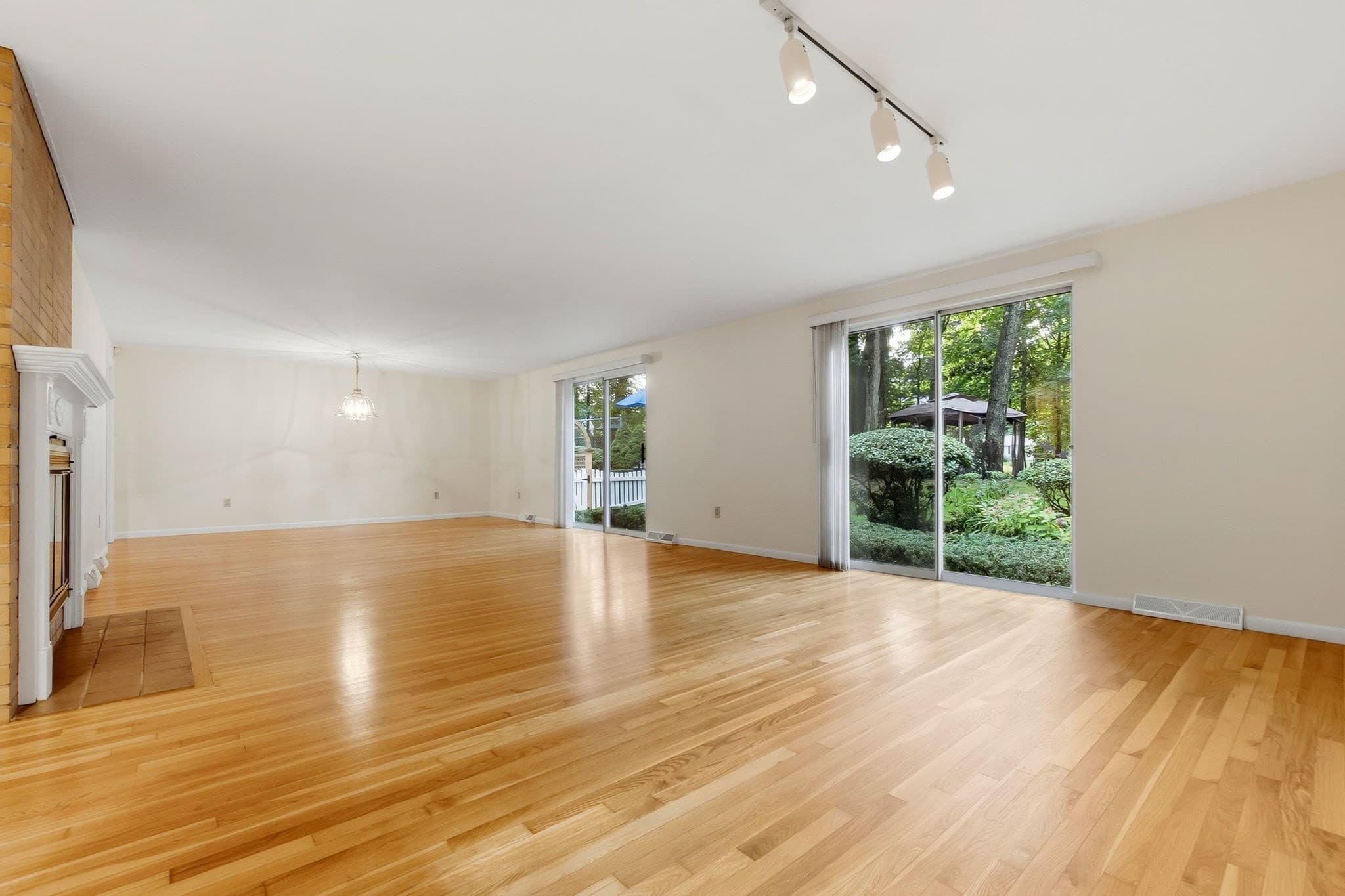 Single Family Residence at 6 Bruce Road, Danvers MA 01923, Danvers, photo 8 of 41