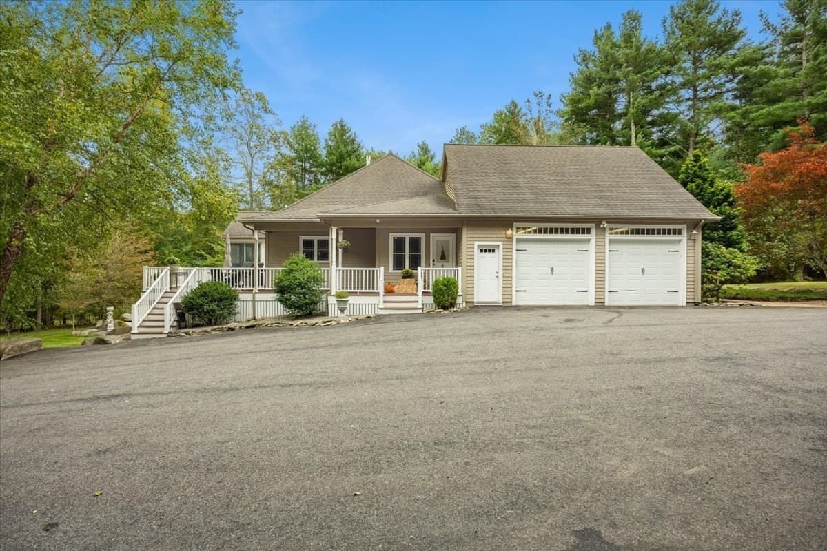 Single Family Residence at 10 Anderson Way, Lakeville MA 02347, Lakeville, photo 3 of 42