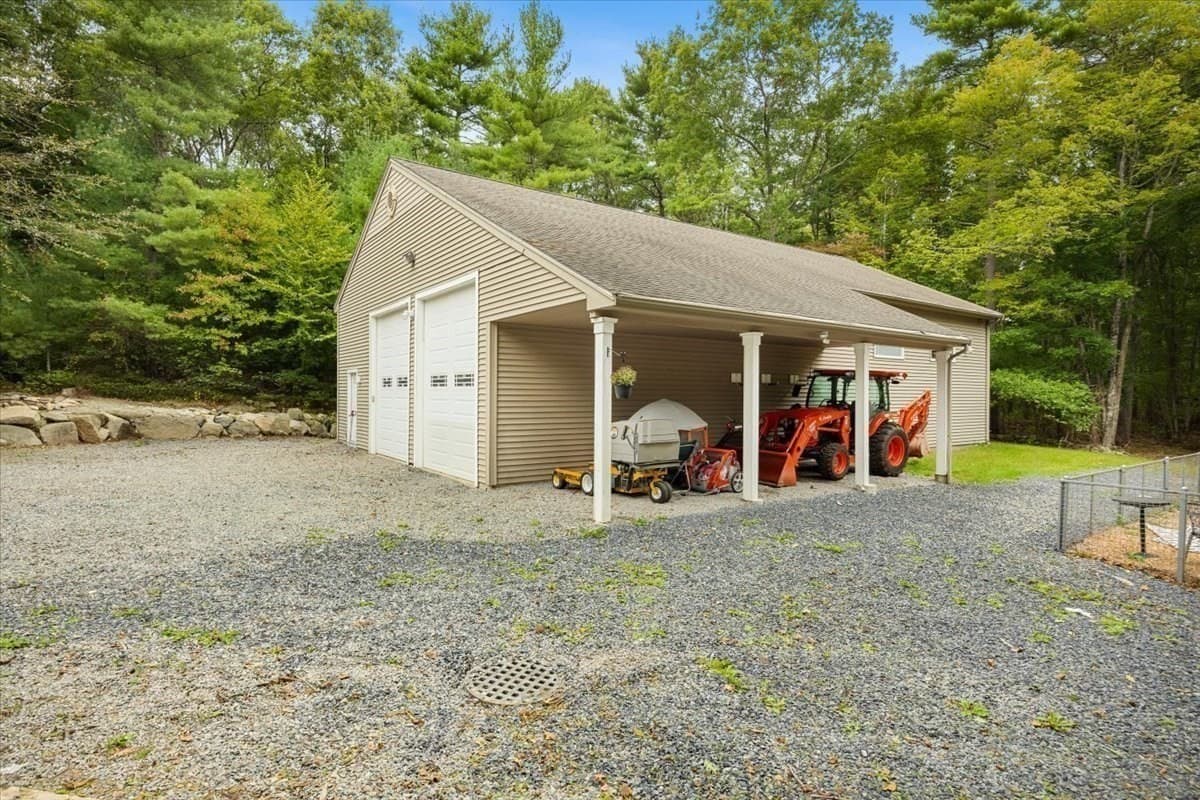 Single Family Residence at 10 Anderson Way, Lakeville MA 02347, Lakeville, photo 9 of 42