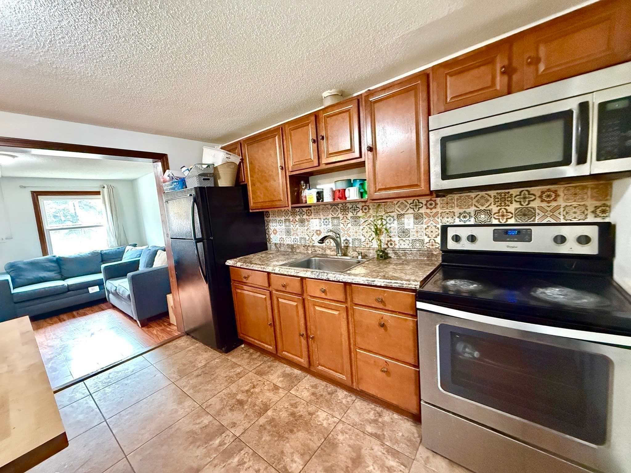 Single Family Residence at 67 Everard St, Worcester MA 01605, Worcester, photo 9 of 21