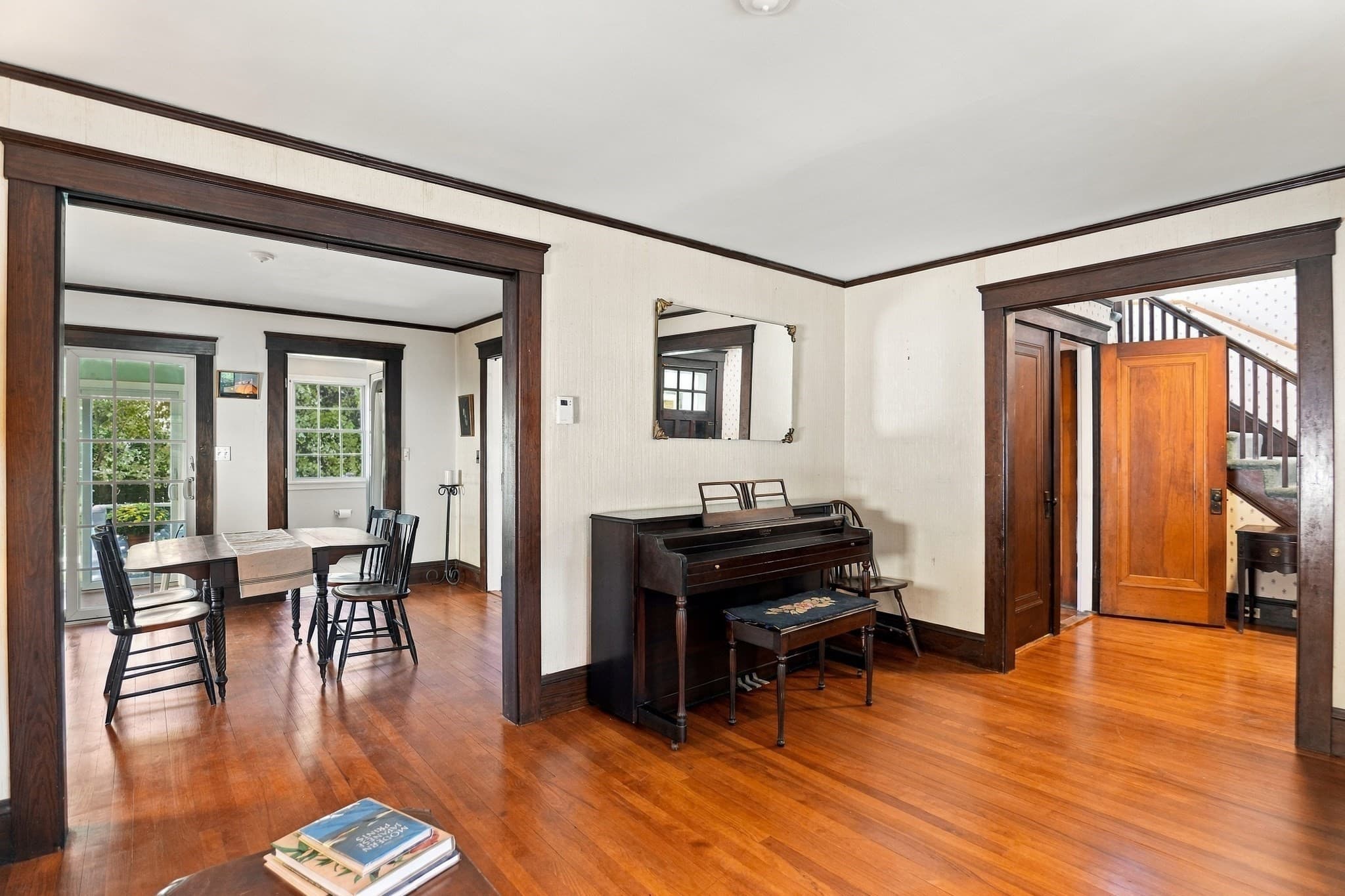 Single Family Residence at 4 Henry Avenue, Woburn MA 01801, Woburn, photo 7 of 38