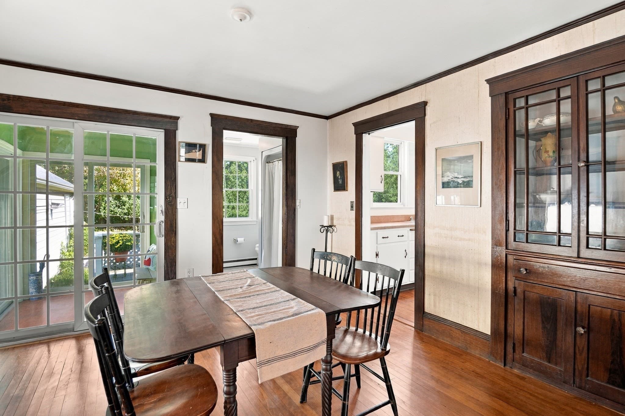 Single Family Residence at 4 Henry Avenue, Woburn MA 01801, Woburn, photo 9 of 38