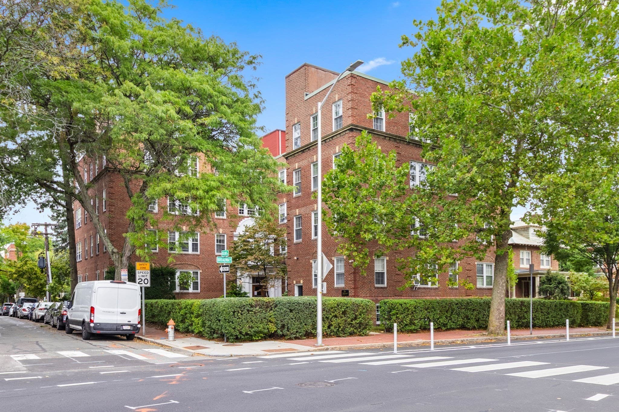 393 Broadway # 8, Cambridge MA 02139