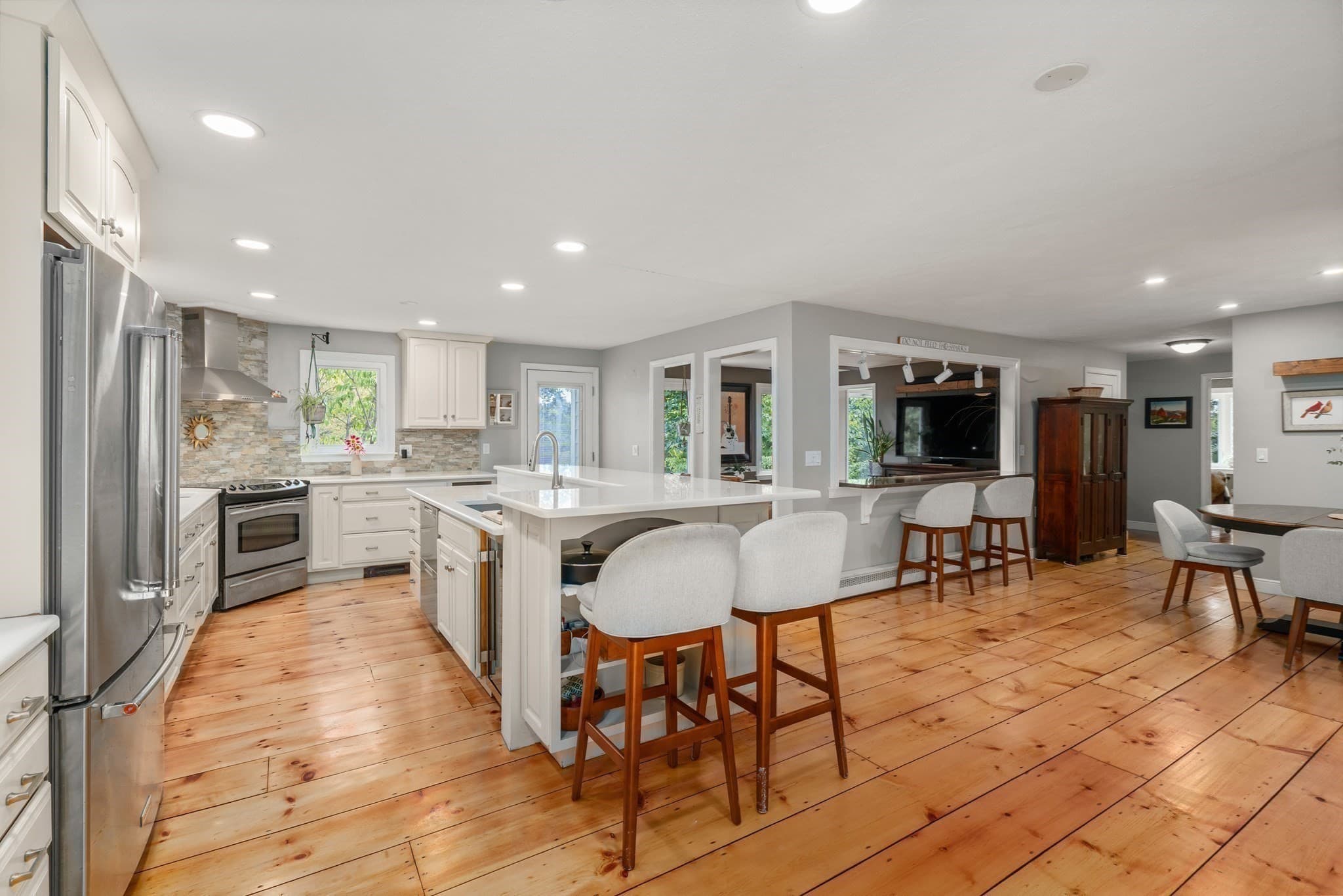 Single Family Residence at 64 Pine Hill Road, Southborough MA 01772, Southborough, photo 10 of 33