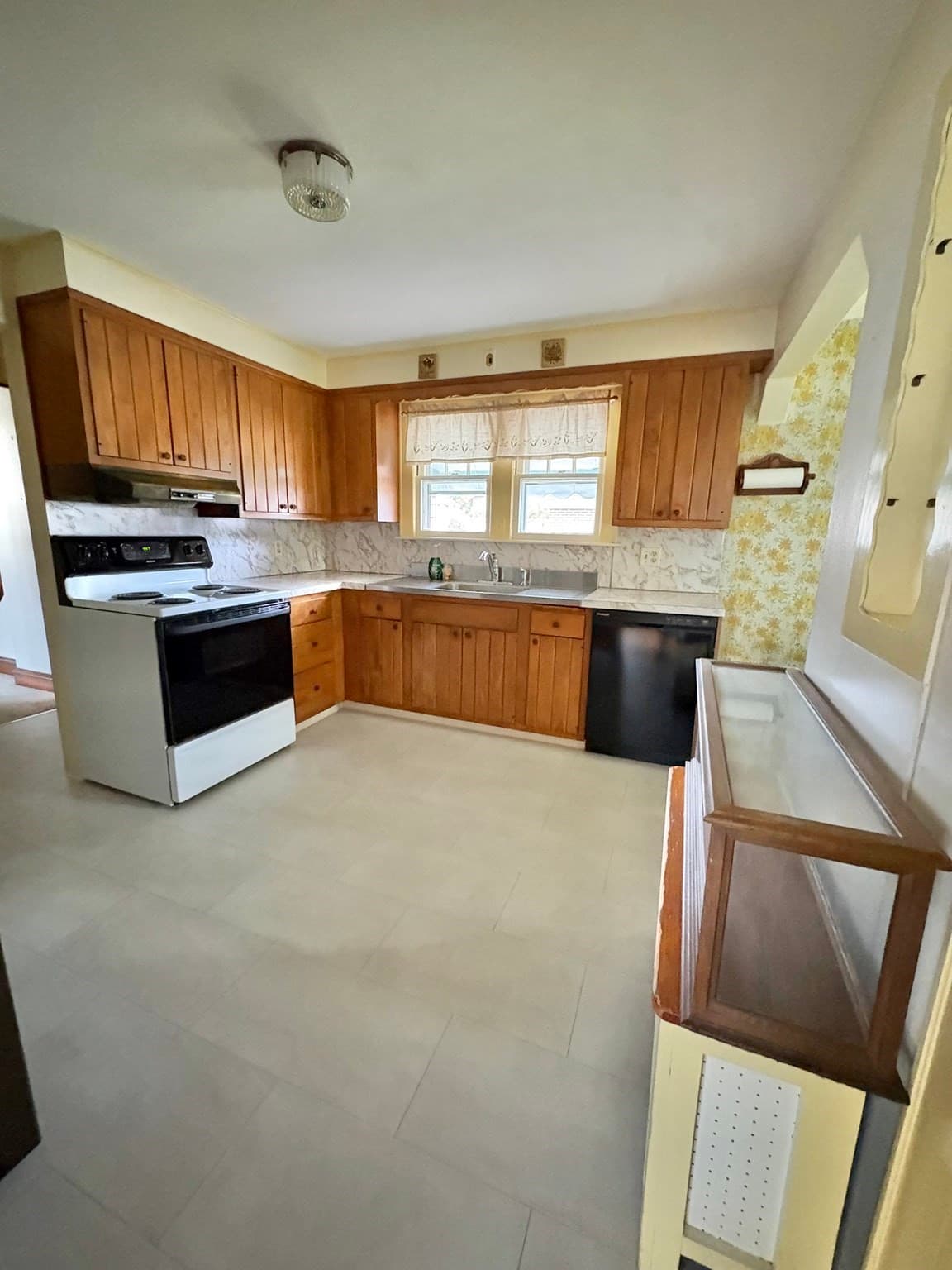 Single Family Residence at 23 Keefe Avenue, Holyoke MA 01040, Holyoke, photo 10 of 23