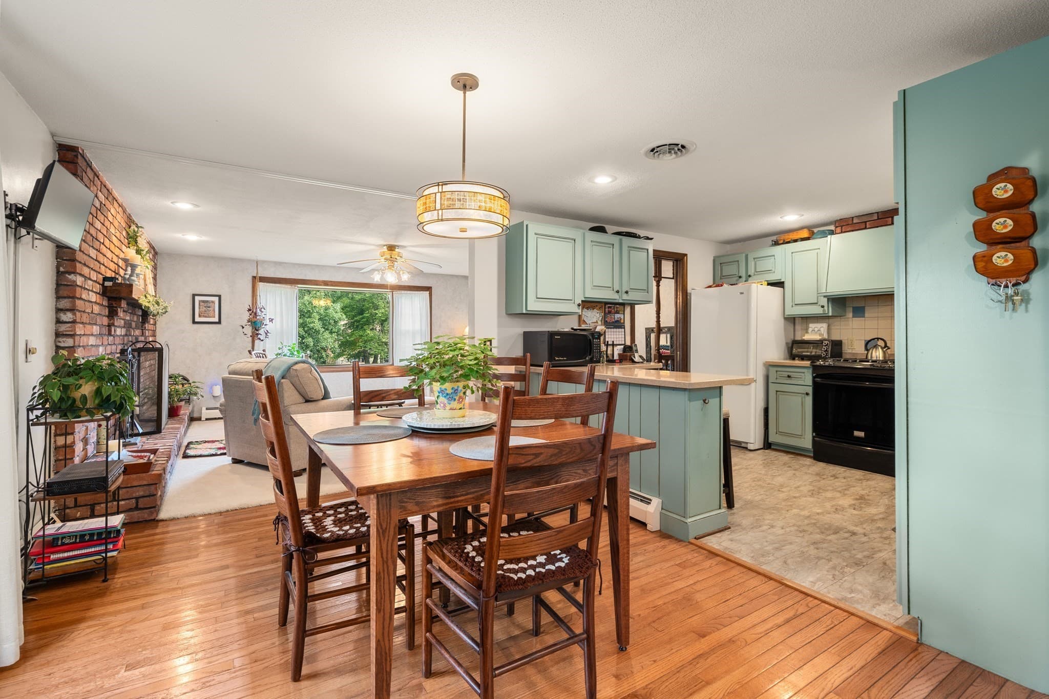 Single Family Residence at 29 Overbrook, East Longmeadow MA 01028, East Longmeadow, photo 13 of 42