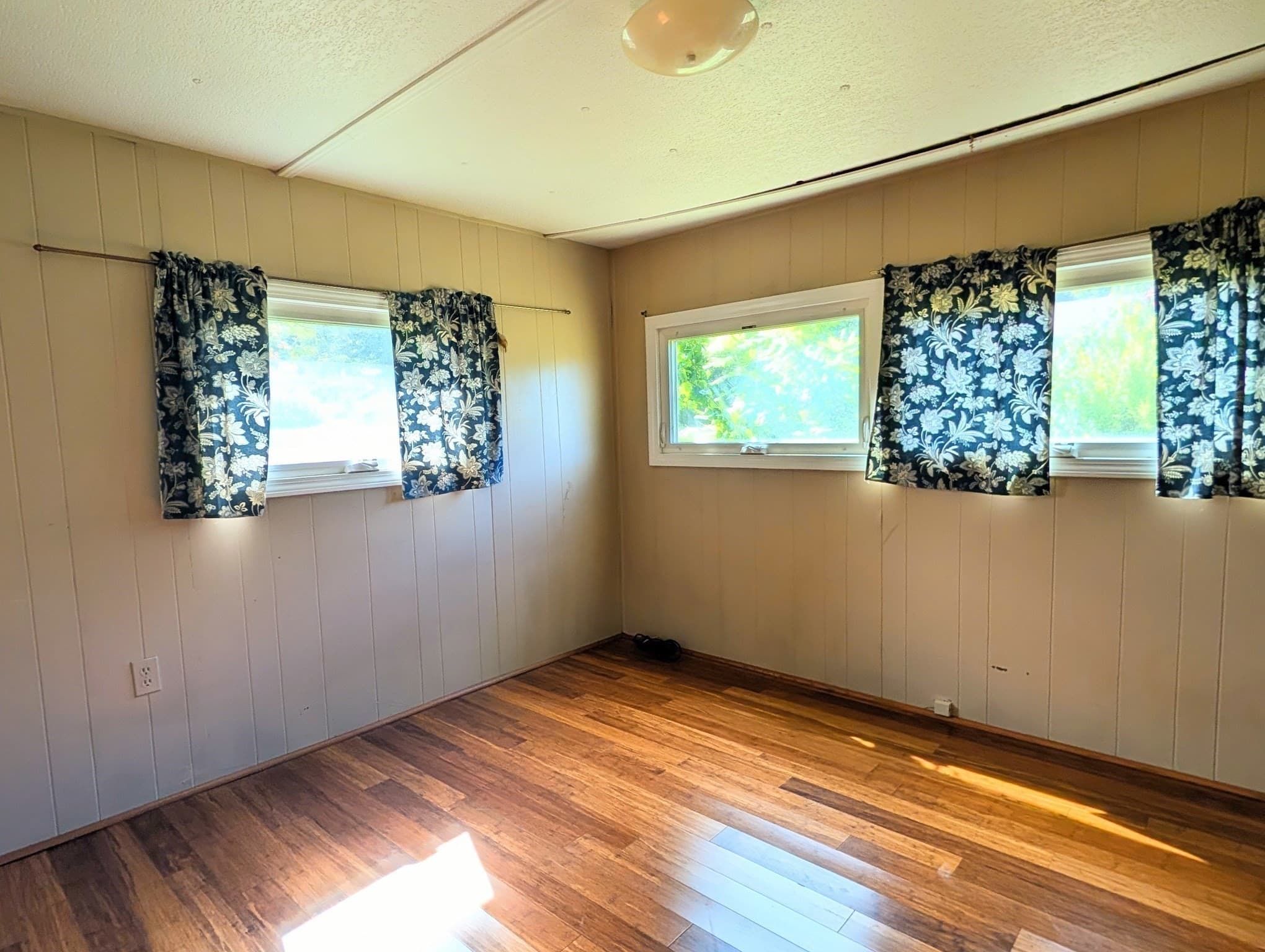 Mobile Home at 341 Haydenville Rd, Whately MA 01093, Whately, photo 17 of 22