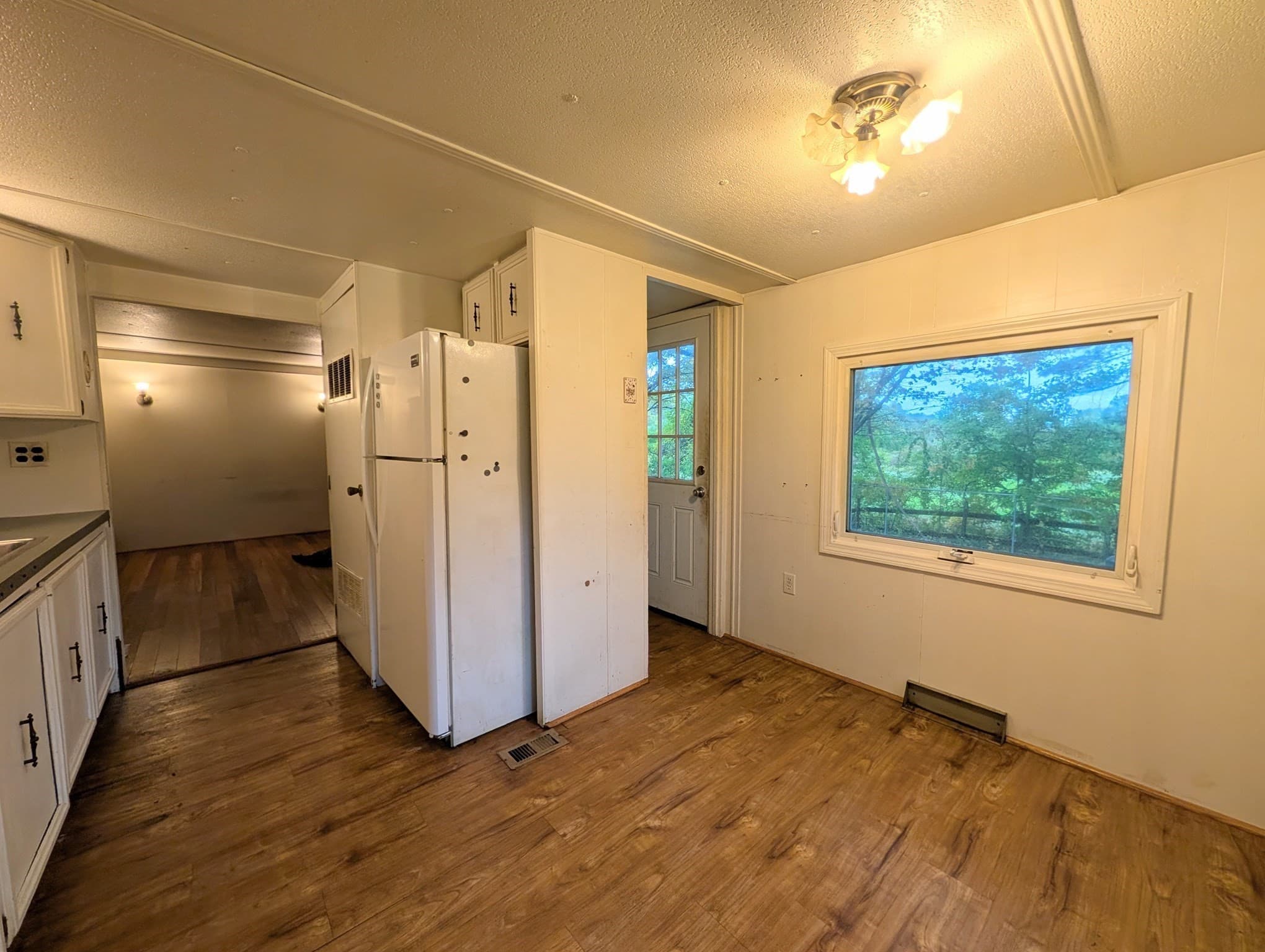 Mobile Home at 341 Haydenville Rd, Whately MA 01093, Whately, photo 8 of 22
