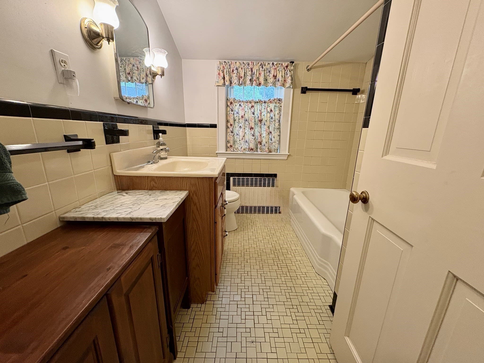Single Family Residence at 4 Home Meadows Ln, Hingham MA 02043, Hingham, photo 13 of 15