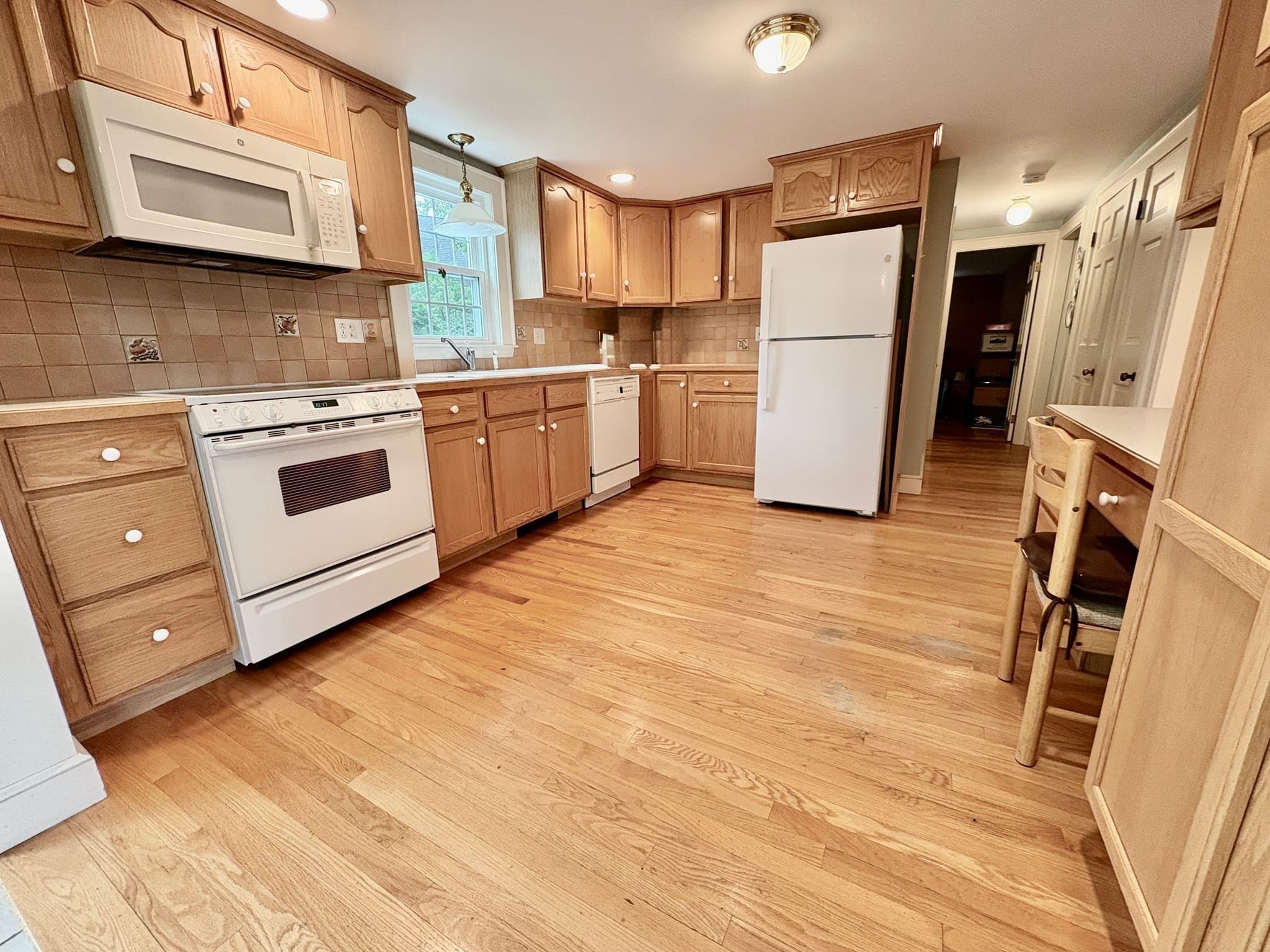 Single Family Residence at 4 Home Meadows Ln, Hingham MA 02043, Hingham, photo 8 of 15