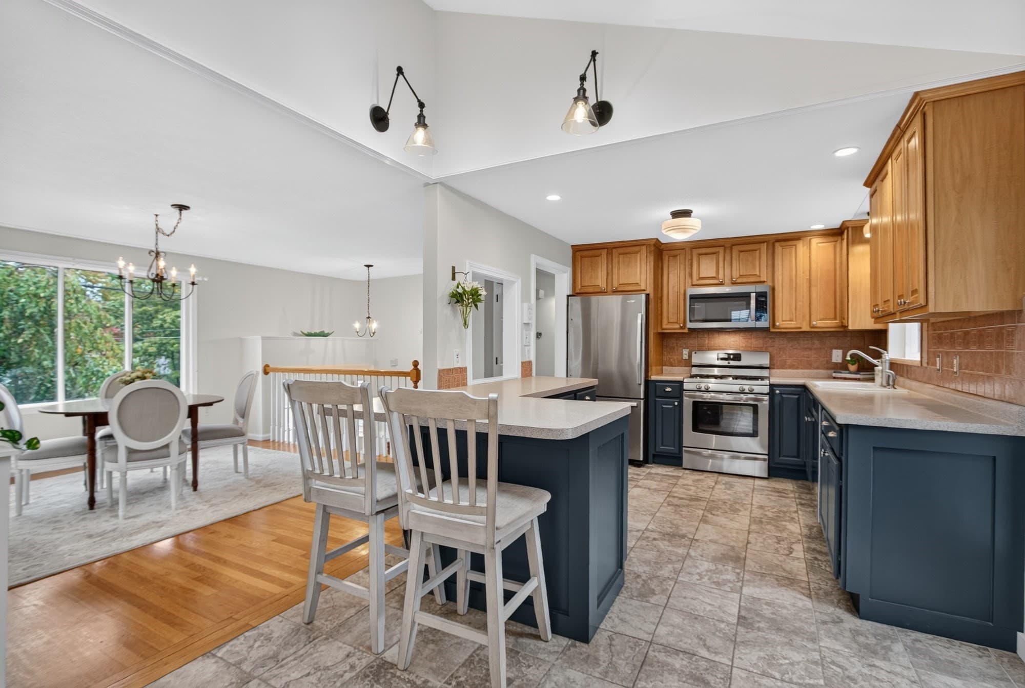 Single Family Residence at 9 Dawn Drive, Chelmsford MA 01824, Chelmsford, photo 6 of 41