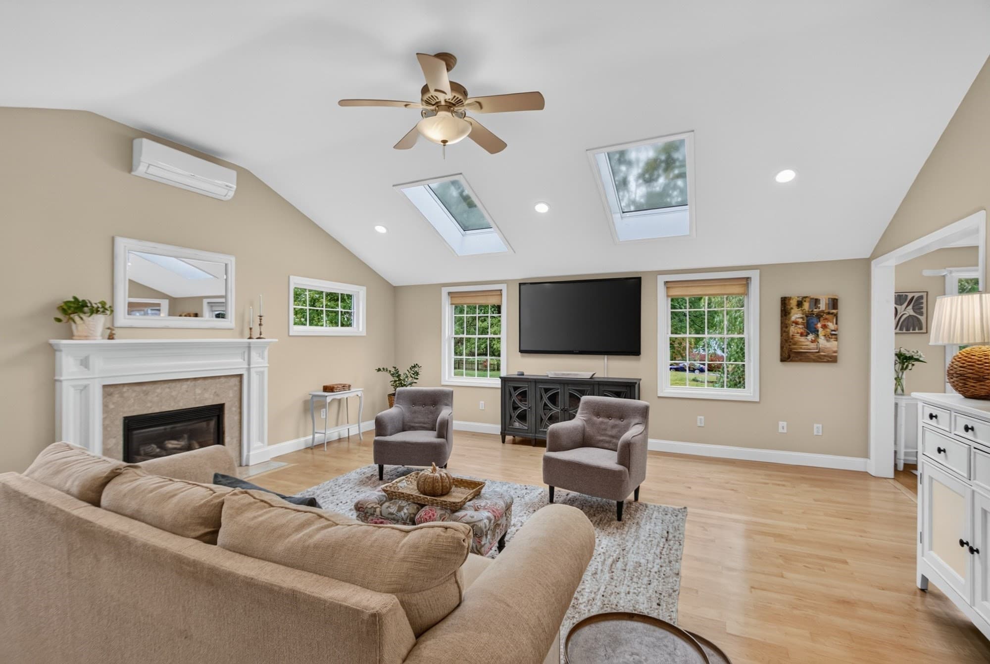 Single Family Residence at 9 Dawn Drive, Chelmsford MA 01824, Chelmsford, photo 12 of 41