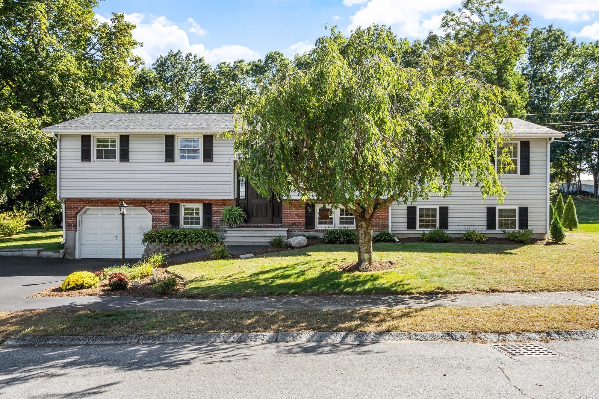 9 Dawn Drive, Chelmsford MA 01824
