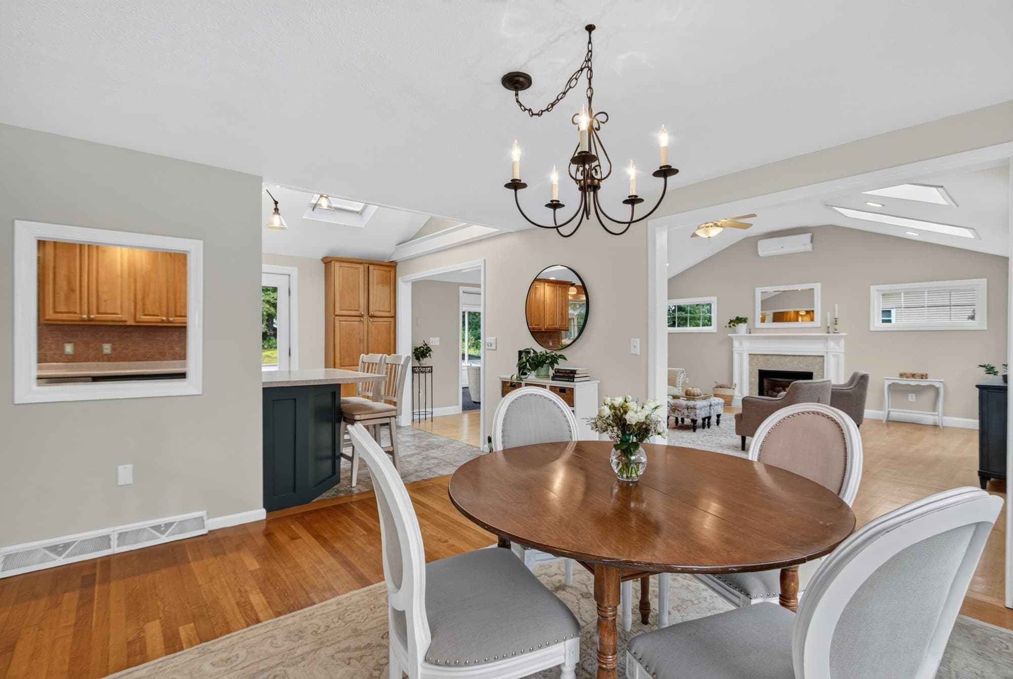 Single Family Residence at 9 Dawn Drive, Chelmsford MA 01824, Chelmsford, photo 5 of 41