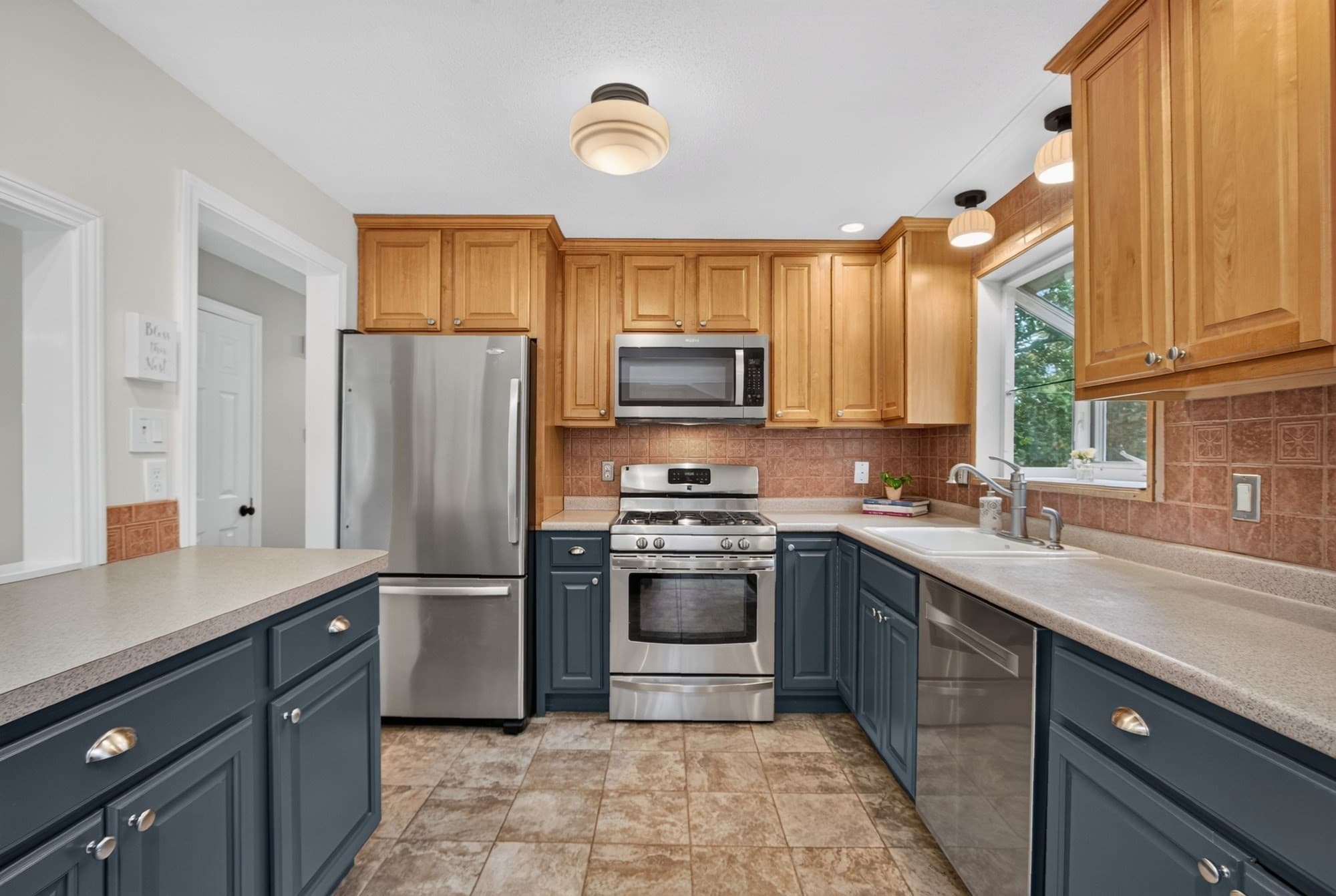 Single Family Residence at 9 Dawn Drive, Chelmsford MA 01824, Chelmsford, photo 9 of 41