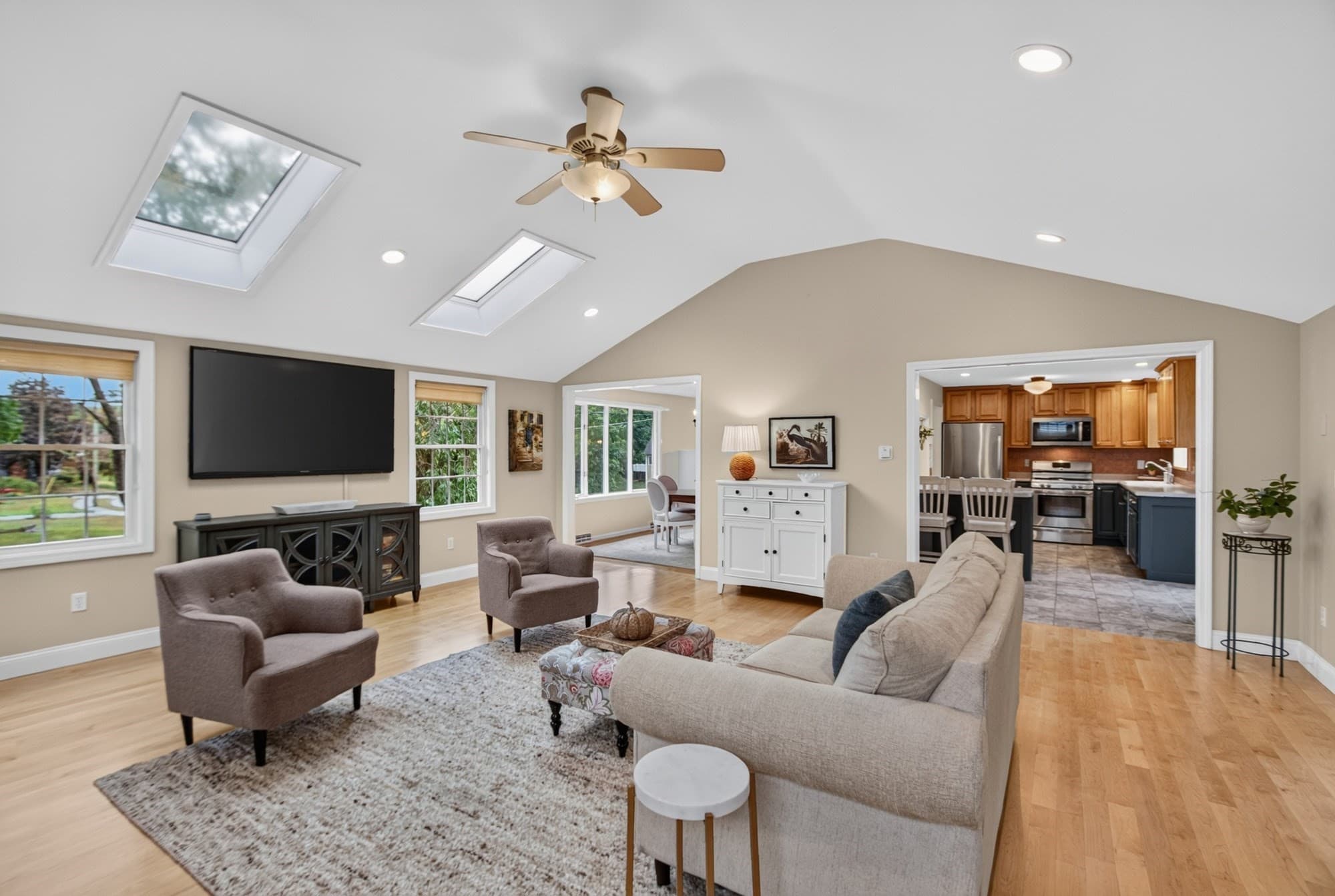 Single Family Residence at 9 Dawn Drive, Chelmsford MA 01824, Chelmsford, photo 15 of 41