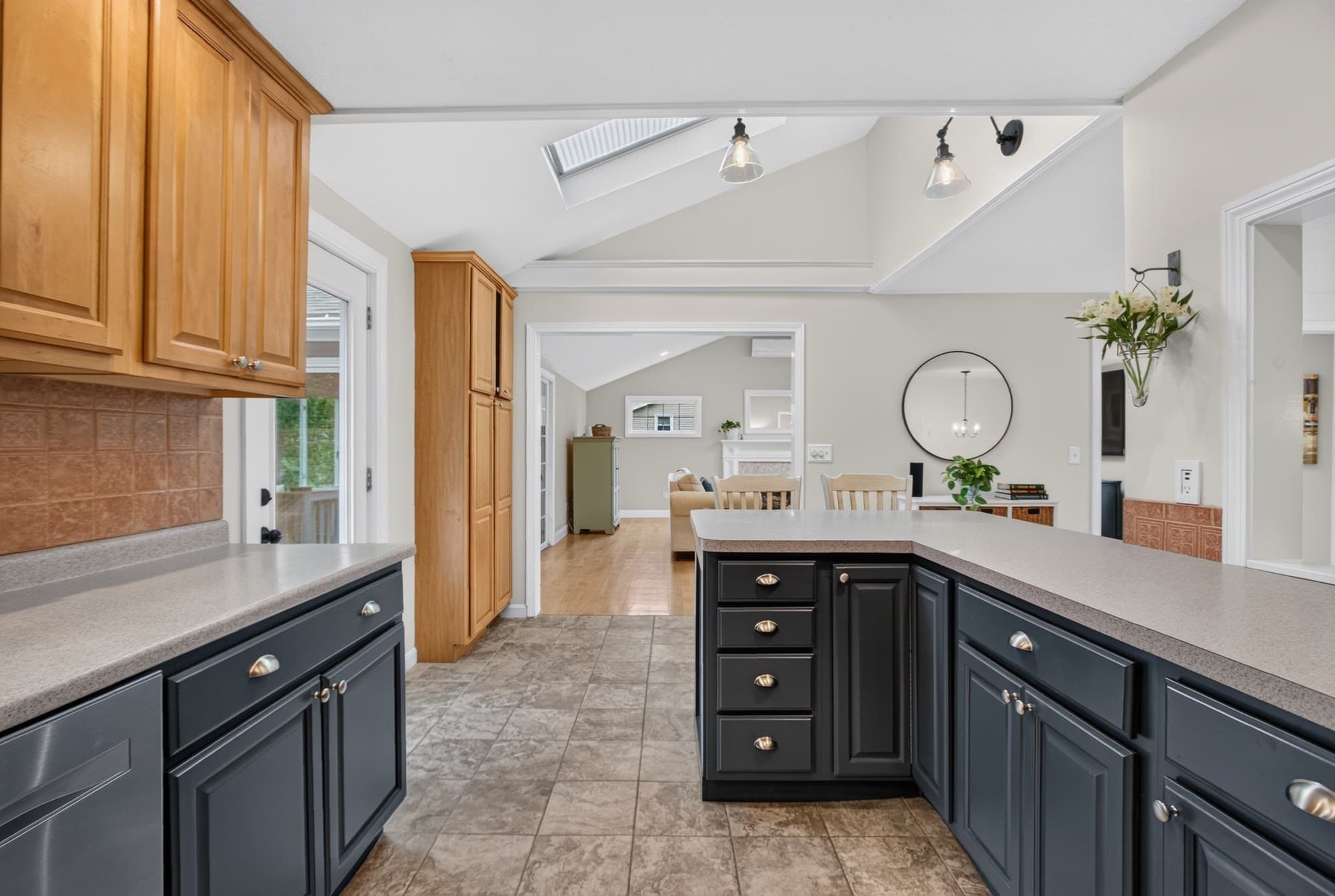 Single Family Residence at 9 Dawn Drive, Chelmsford MA 01824, Chelmsford, photo 8 of 41