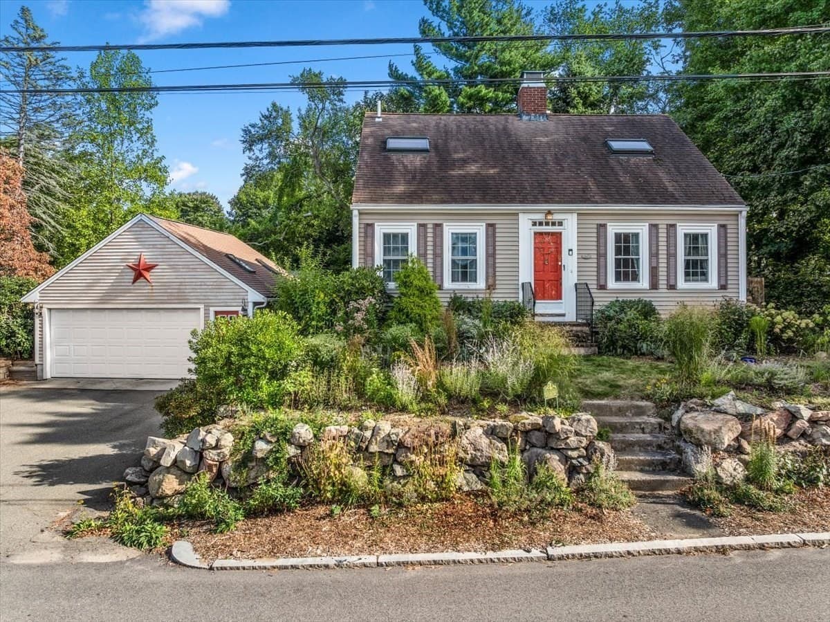 70 Church St, Weymouth MA 02189