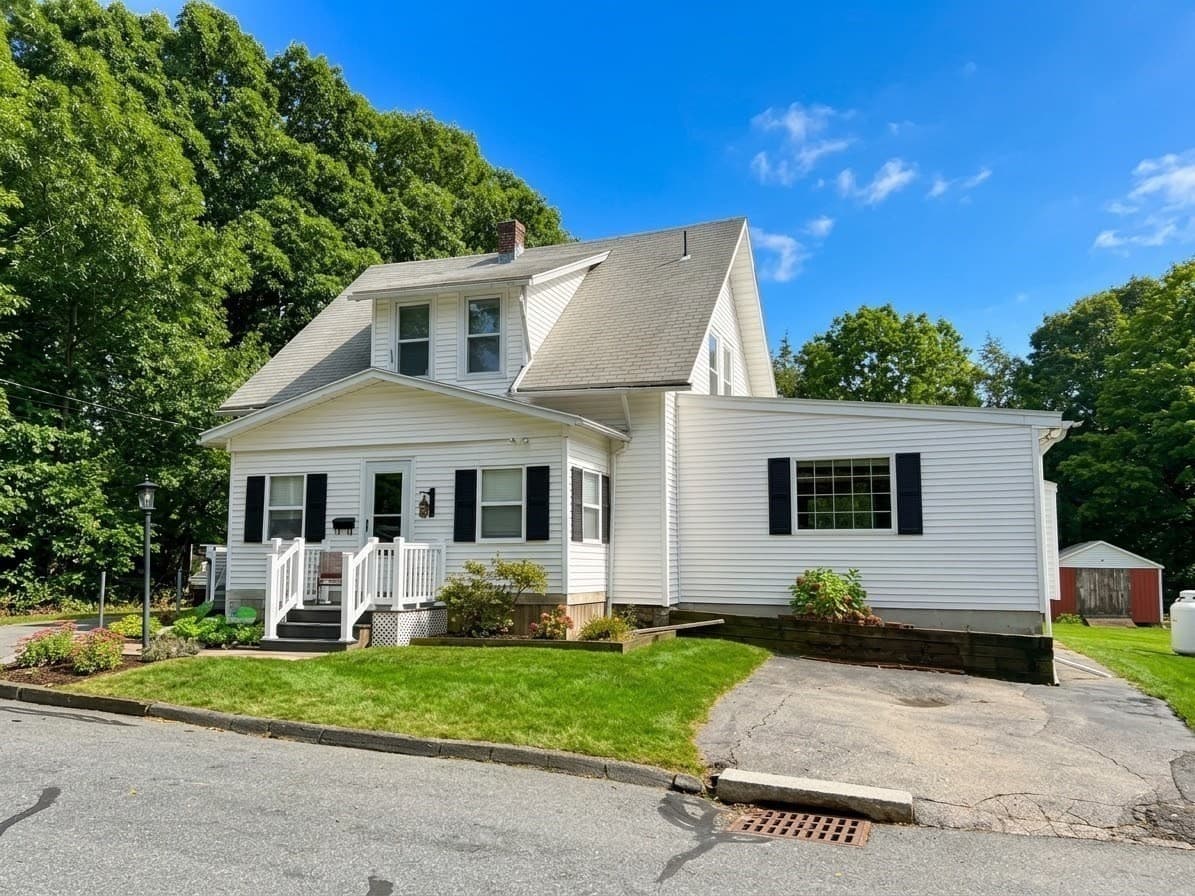 133 Whipple St, Worcester MA 01610