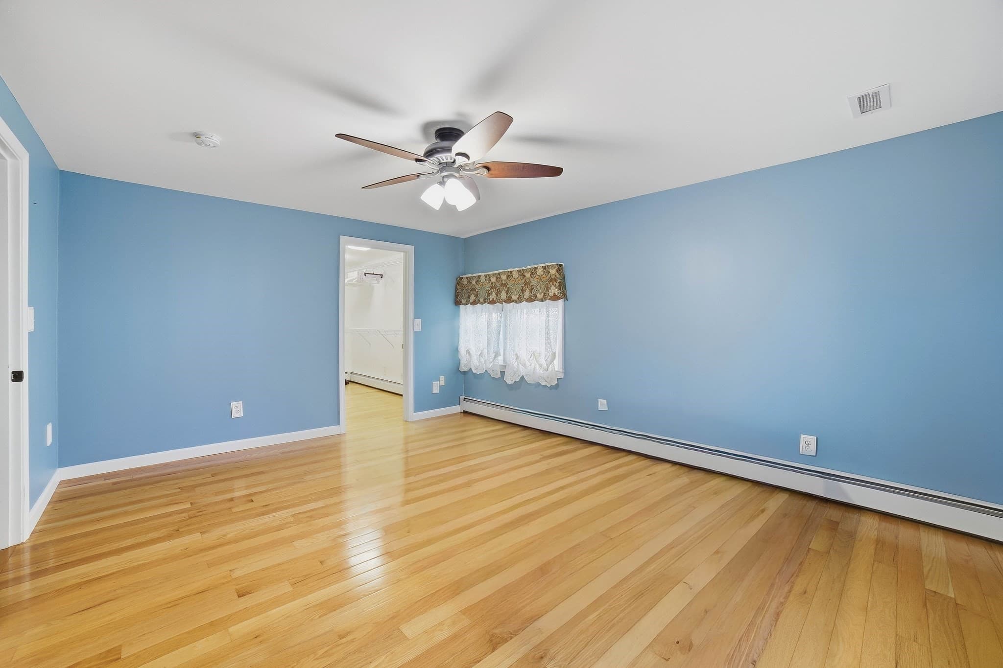 Single Family Residence at 81 Rochdale St, Auburn MA 01501, Auburn, photo 17 of 32