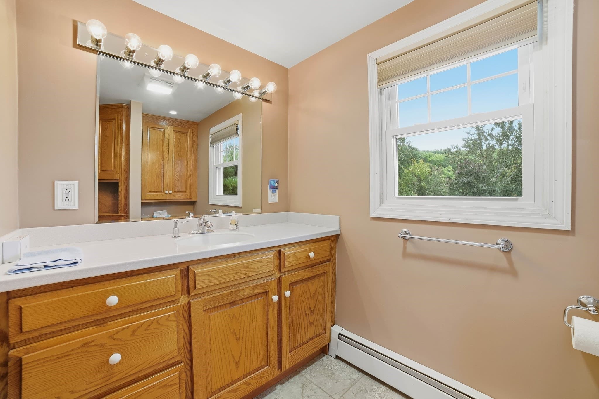 Single Family Residence at 81 Rochdale St, Auburn MA 01501, Auburn, photo 26 of 32