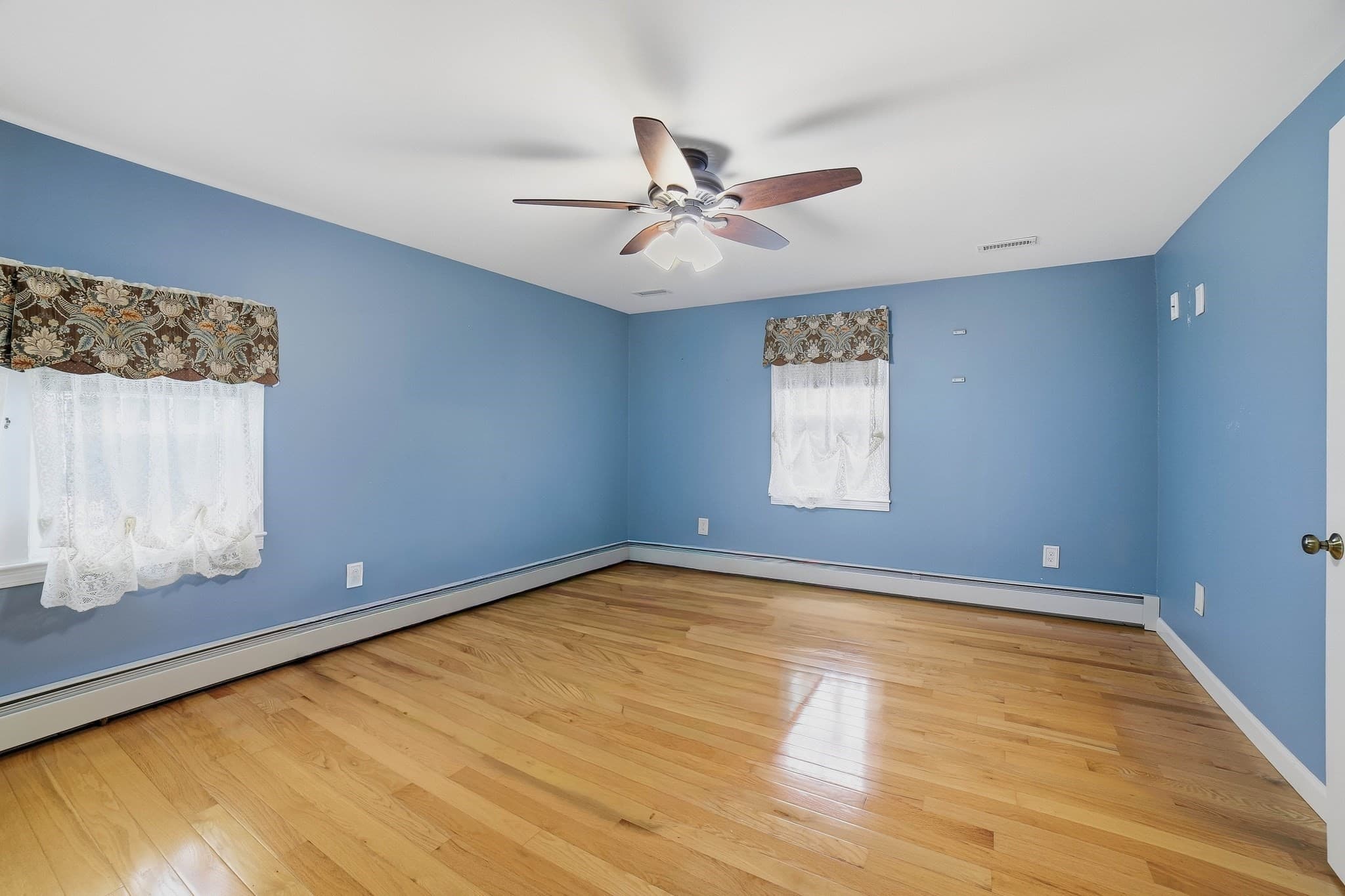 Single Family Residence at 81 Rochdale St, Auburn MA 01501, Auburn, photo 18 of 32
