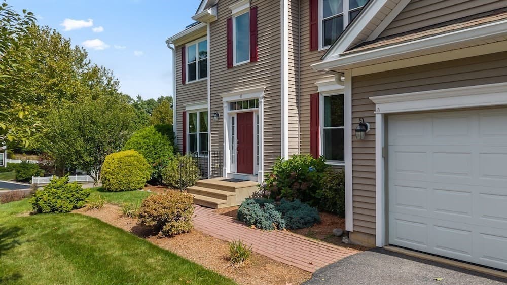 Single Family Residence at 39 Aspen Ave., Grafton MA 01560, Grafton, photo 4 of 42