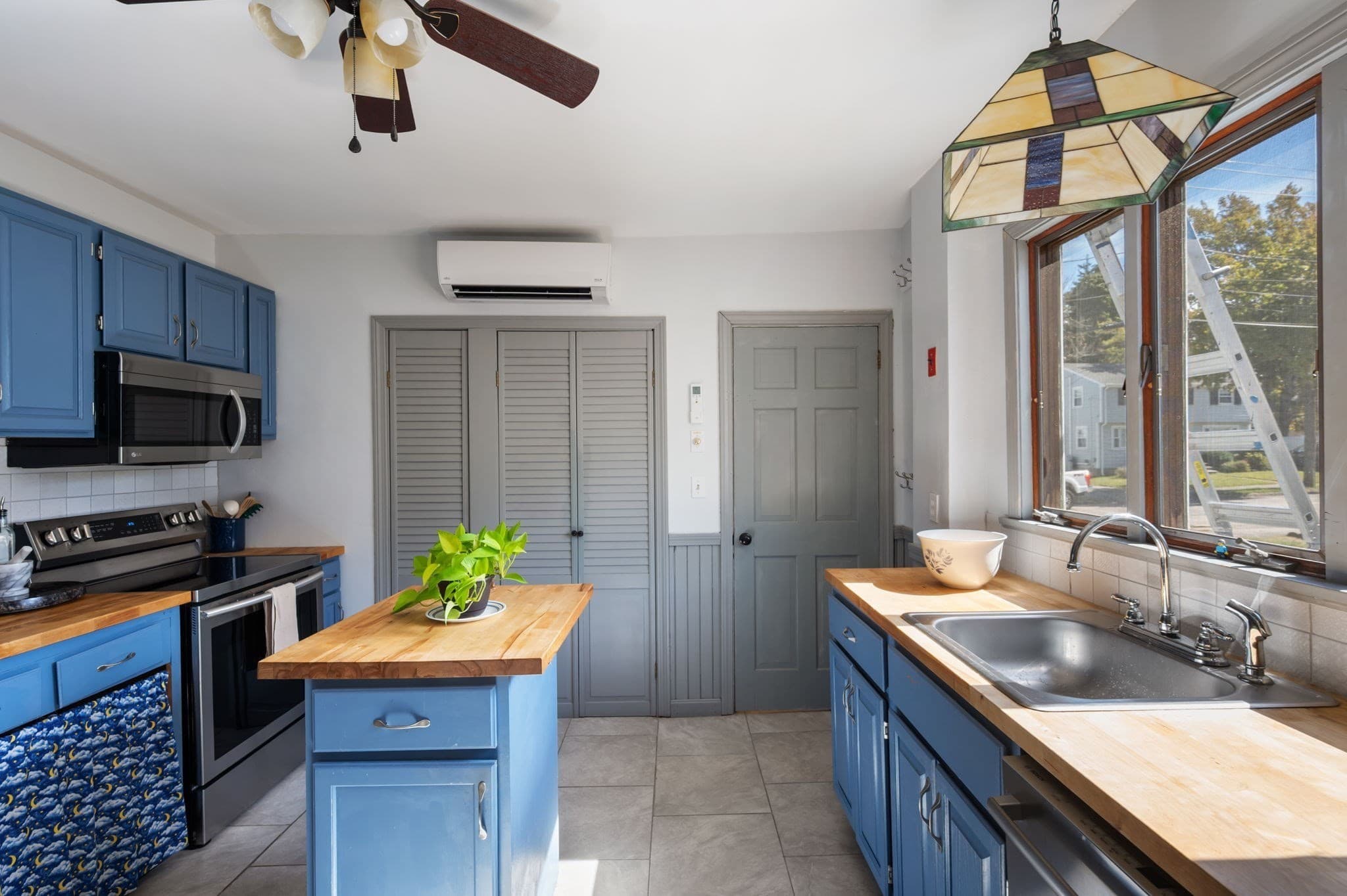 Single Family Residence at 79 Virginia Rd, Quincy MA 02169, Quincy, photo 11 of 32
