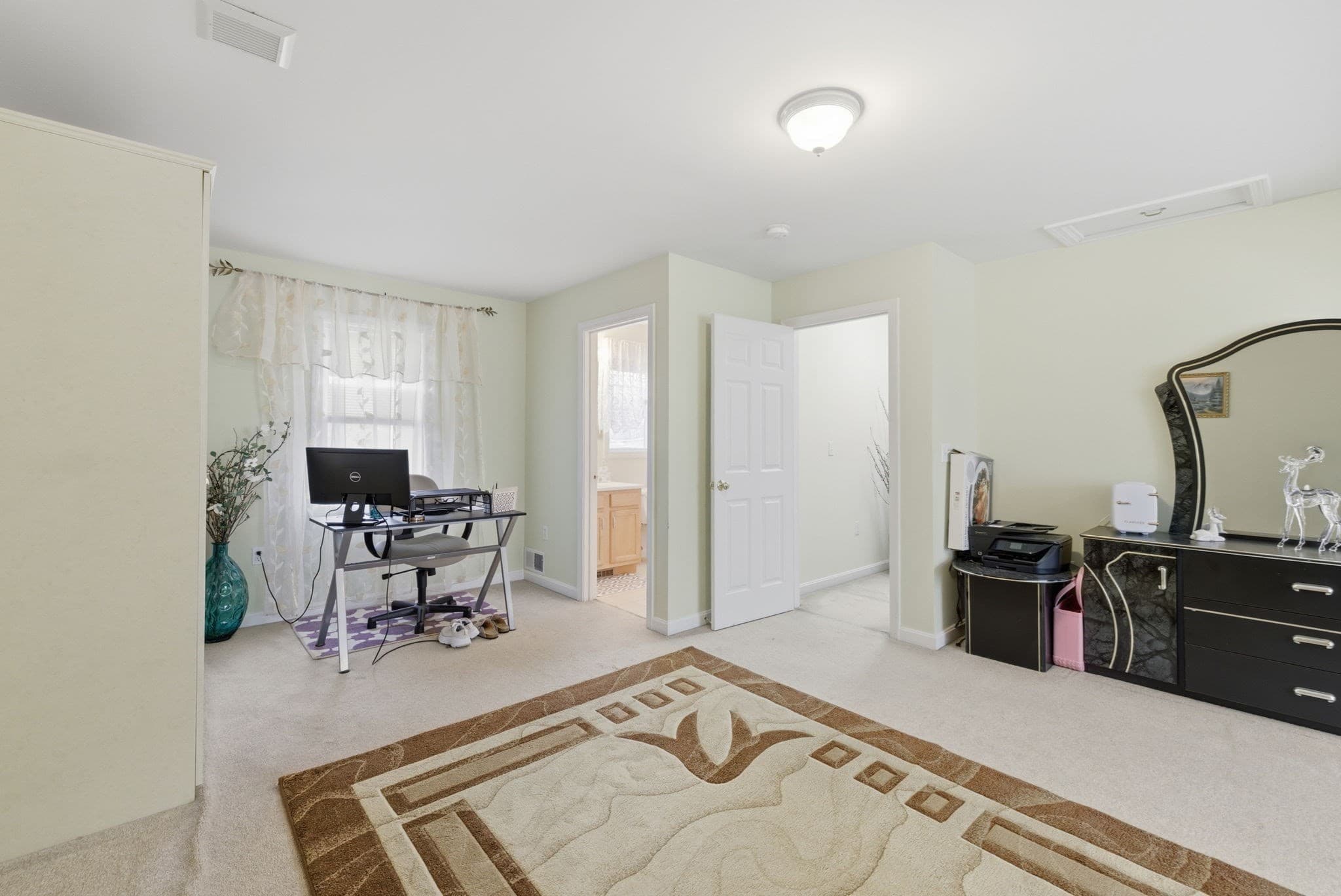 Condominium at 124 Locust St # 124, Haverhill MA 01830, Haverhill, photo 27 of 39