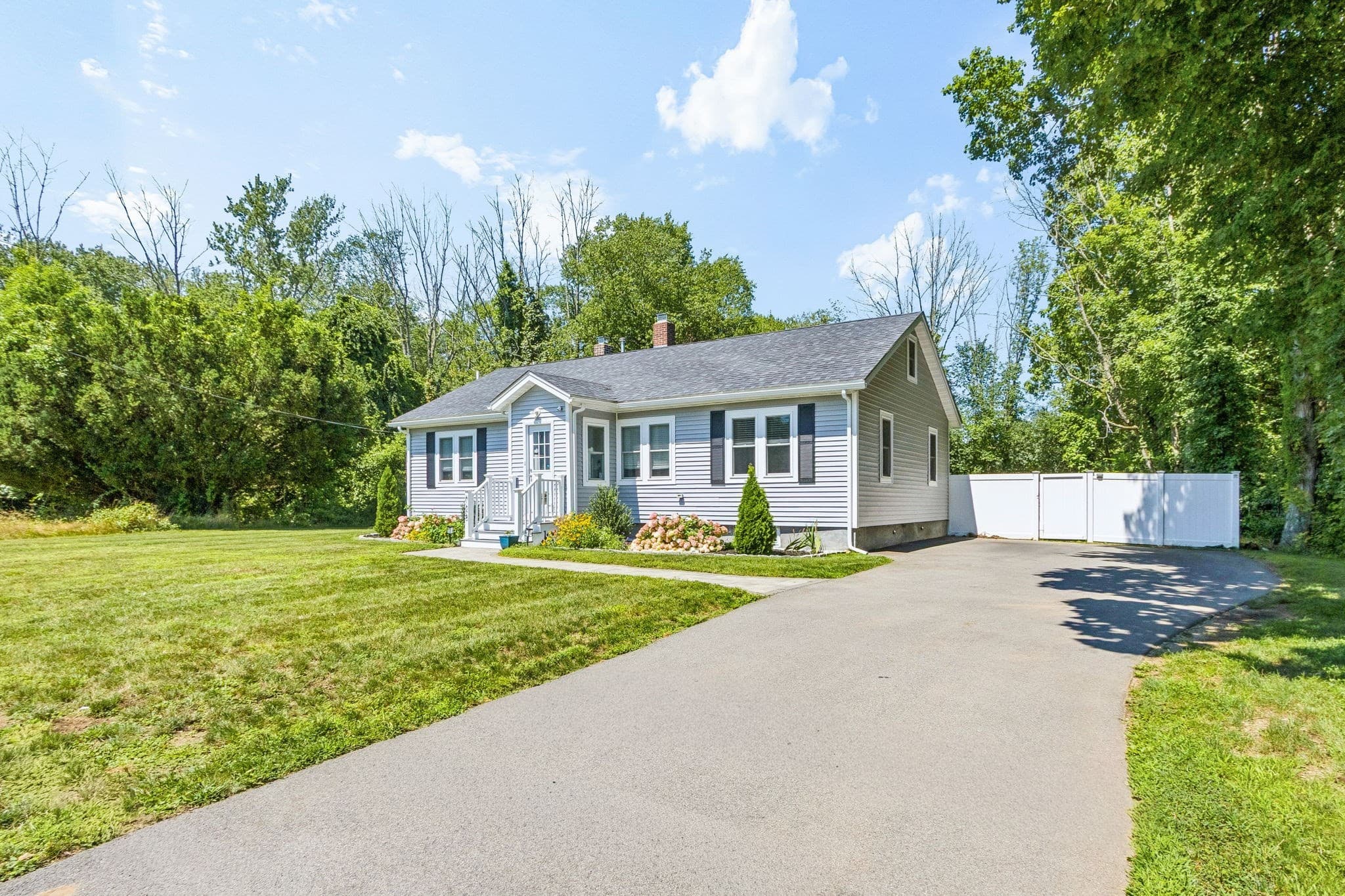 Single Family Residence at 728 Pleasant St, Attleboro MA 02703, Attleboro, photo 6 of 41