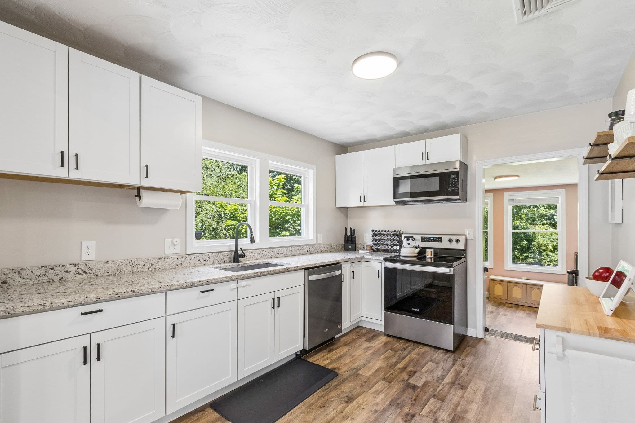 Single Family Residence at 728 Pleasant St, Attleboro MA 02703, Attleboro, photo 15 of 41