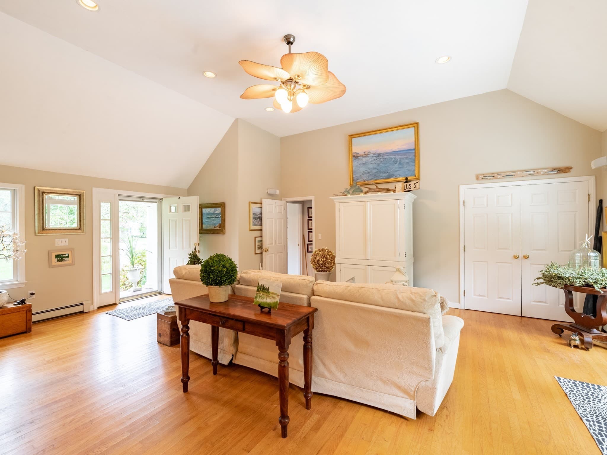 Single Family Residence at 14 Copper Beech Dr, Kingston MA 02364, Kingston, photo 11 of 42