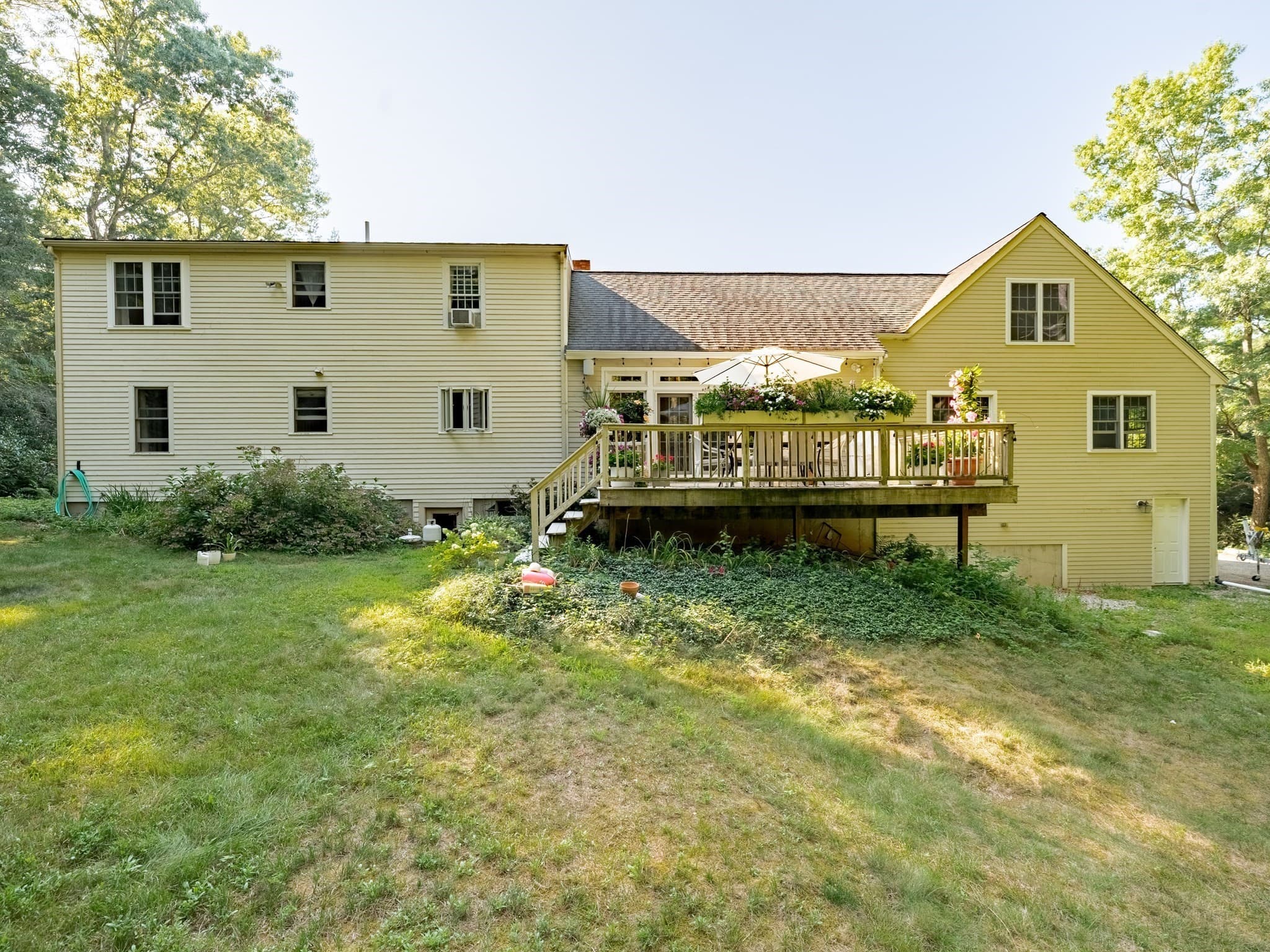 Single Family Residence at 14 Copper Beech Dr, Kingston MA 02364, Kingston, photo 4 of 42