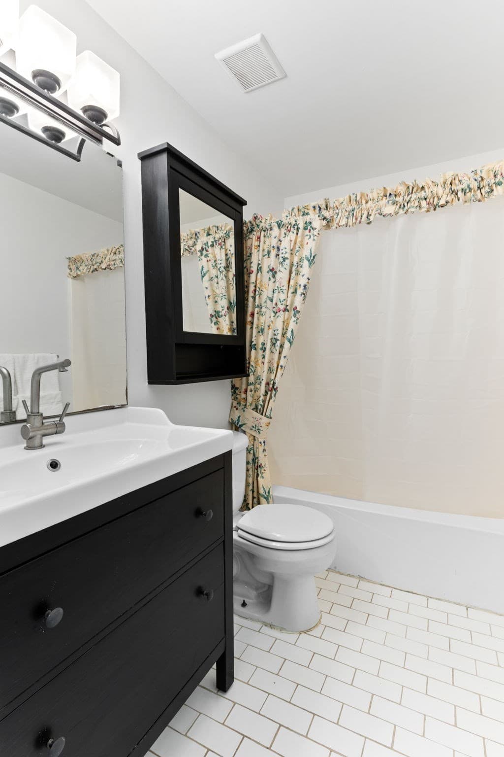 Condominium at 131 Greenbrook Drive # 131, Stoughton MA 02072, Stoughton, photo 36 of 42