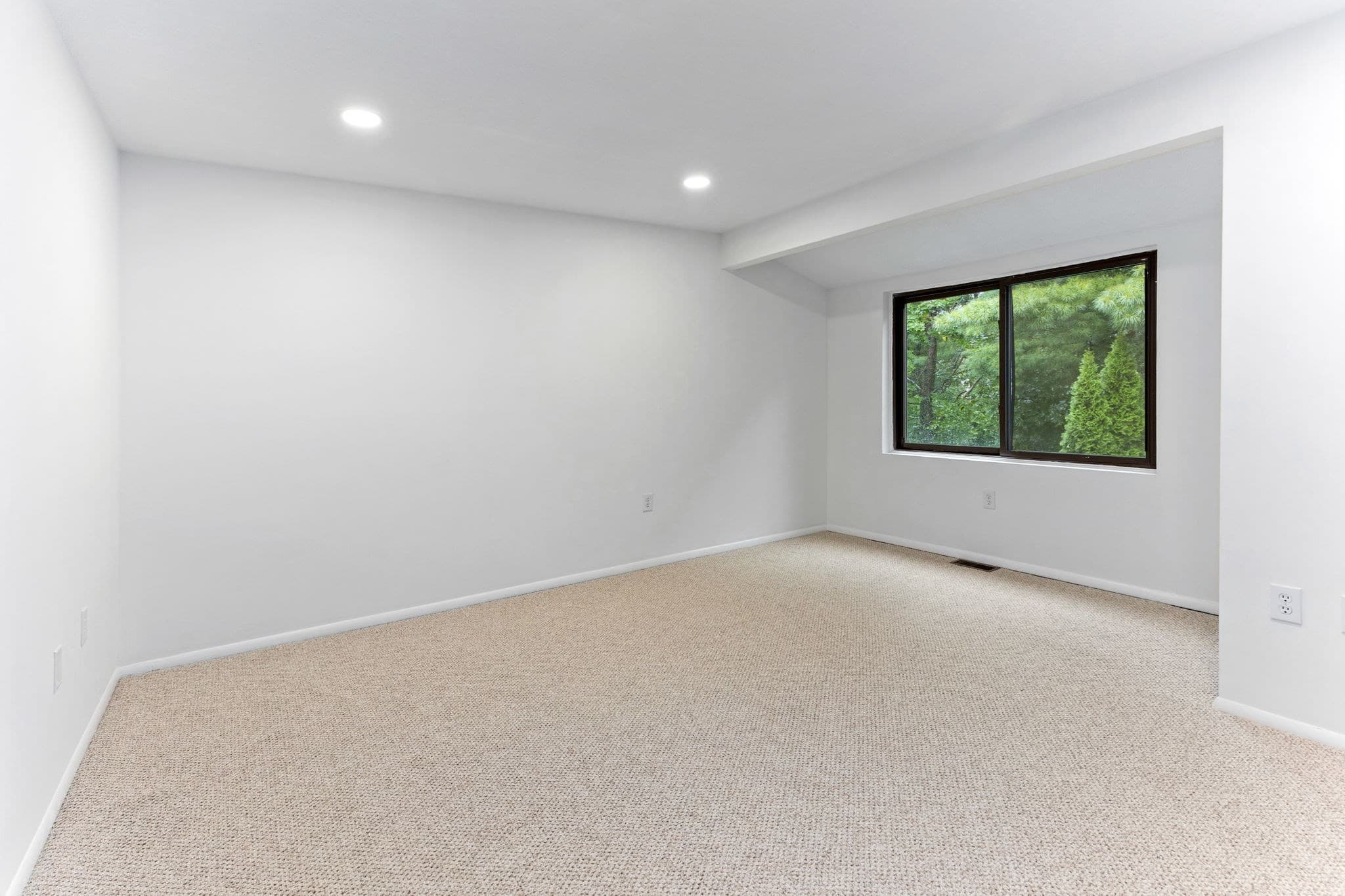 Condominium at 131 Greenbrook Drive # 131, Stoughton MA 02072, Stoughton, photo 32 of 42