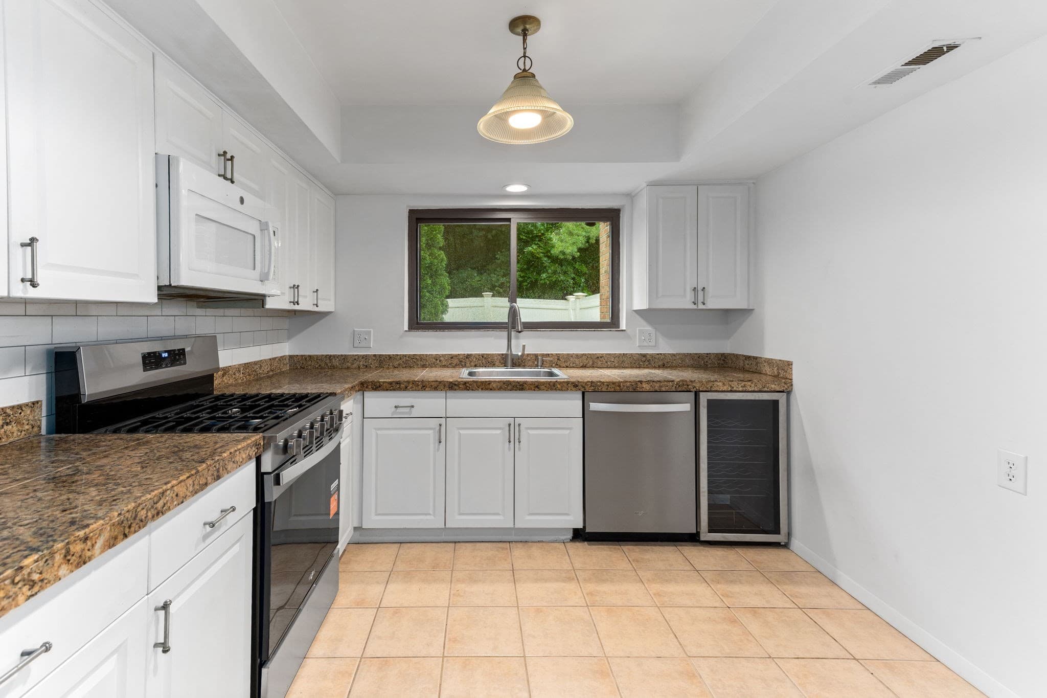 Condominium at 131 Greenbrook Drive # 131, Stoughton MA 02072, Stoughton, photo 15 of 42