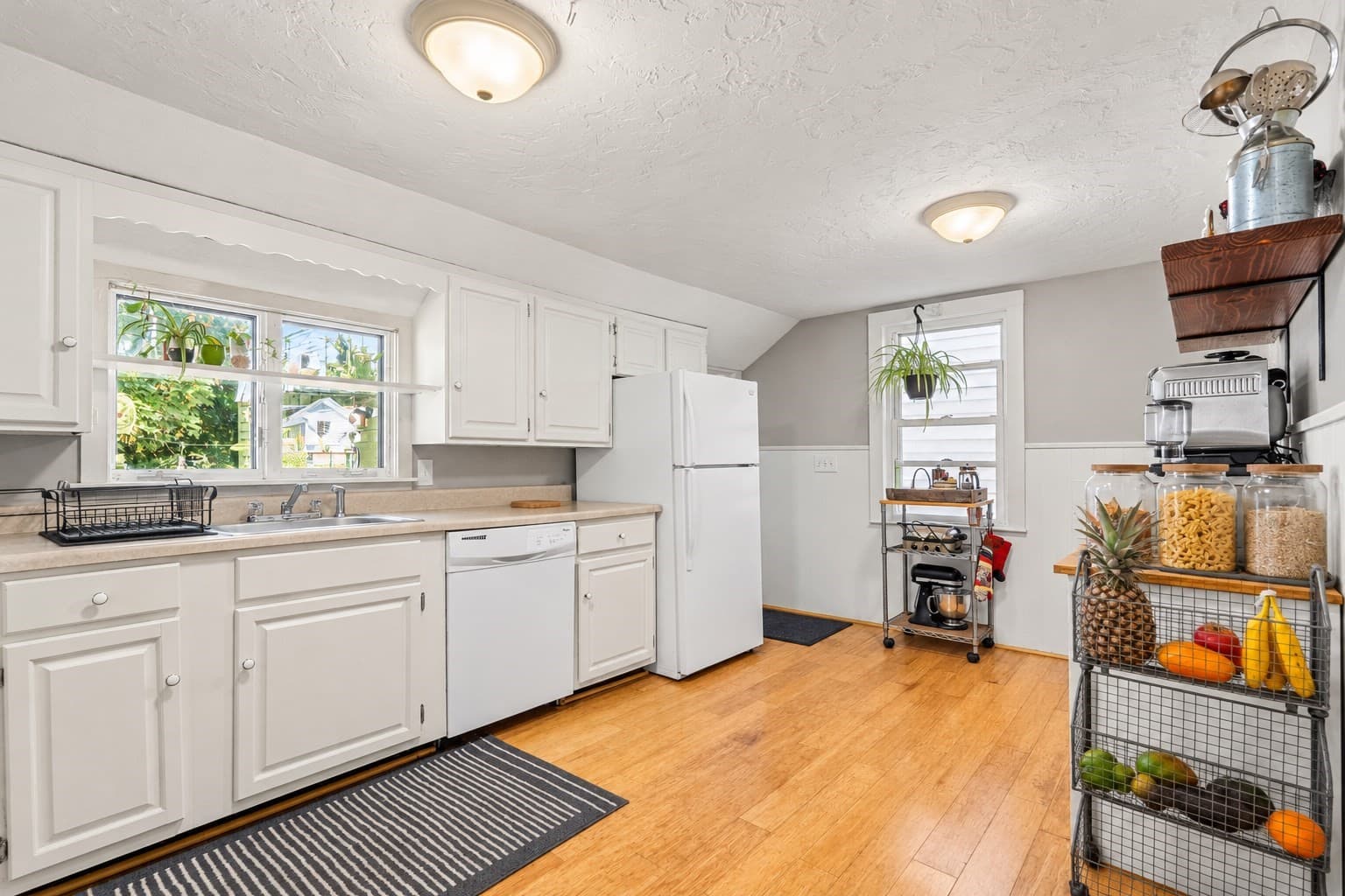 Single Family Residence at 333 Pearl St, Malden MA 02148, Malden, photo 6 of 12