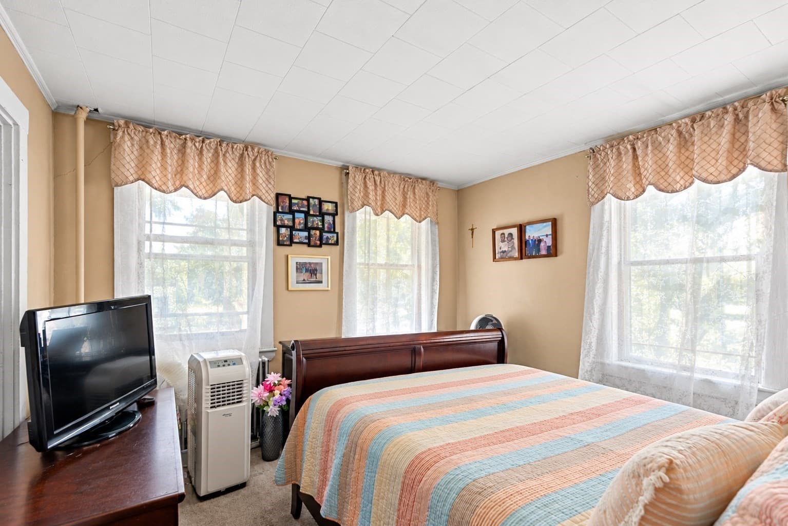 3 Family at 323 Pearl St, Malden MA 02148, Malden, photo 12 of 15
