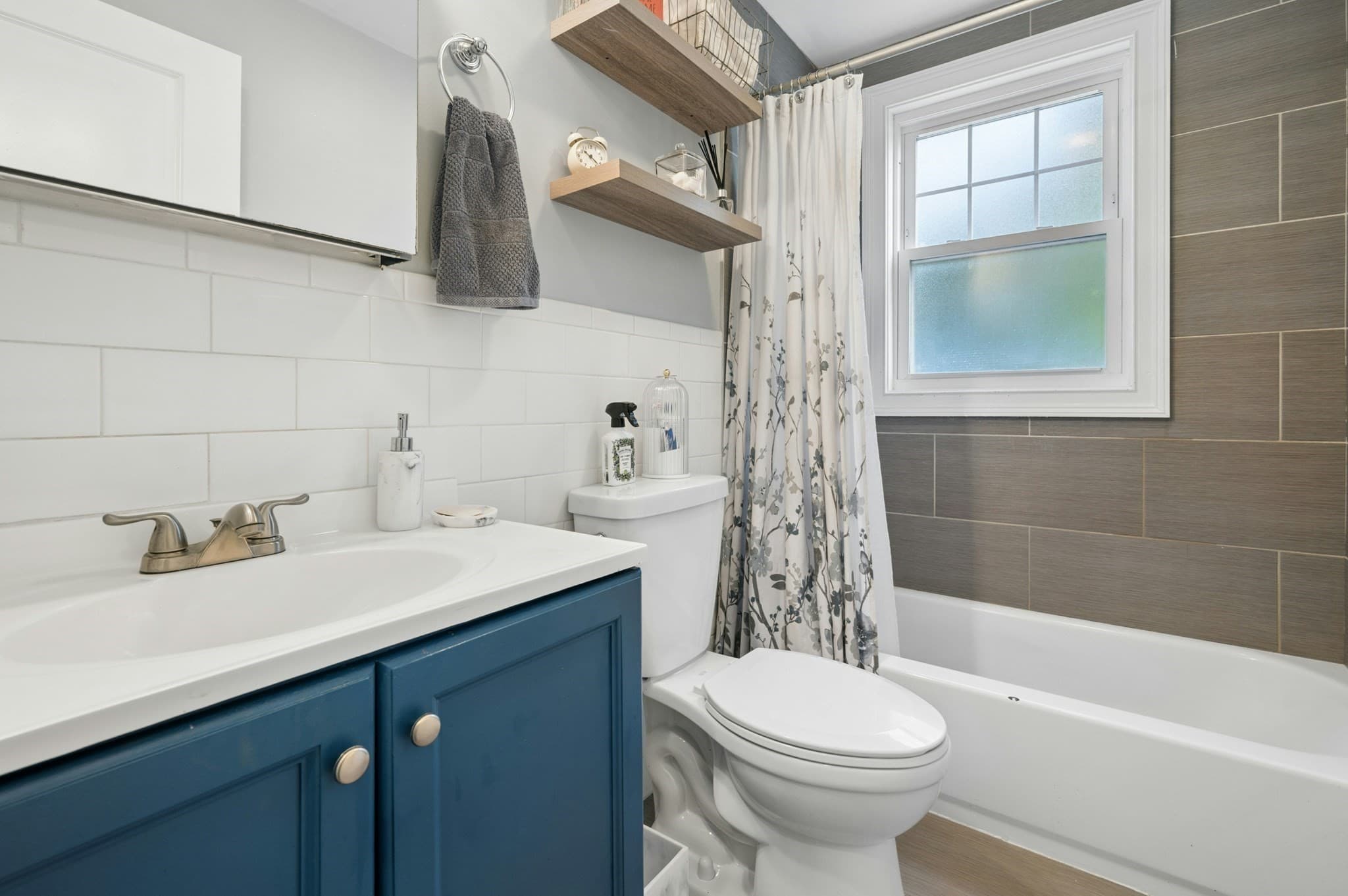 Condominium at 1565 River St # 1, Boston MA 02136, Boston, photo 12 of 18