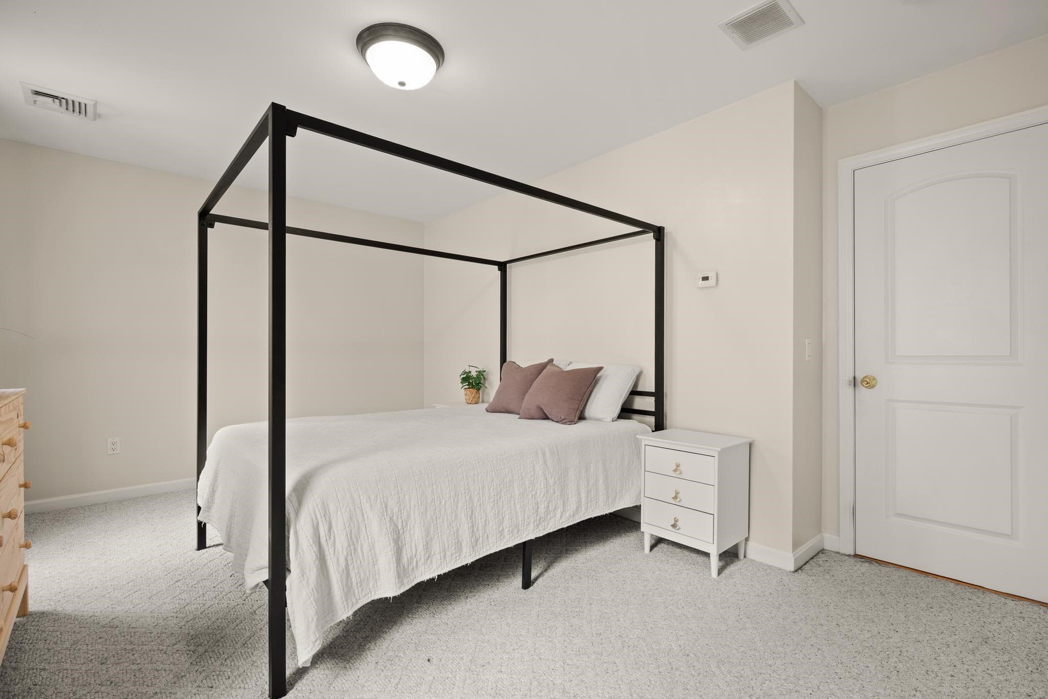 Condominium at 129 Scott St # 4, Attleboro MA 02703, Attleboro, photo 23 of 33
