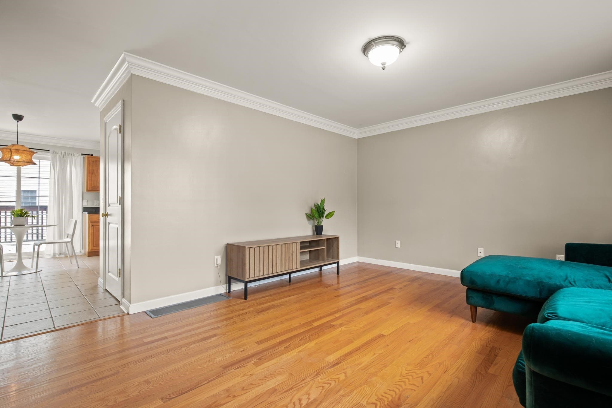 Condominium at 129 Scott St # 4, Attleboro MA 02703, Attleboro, photo 6 of 33