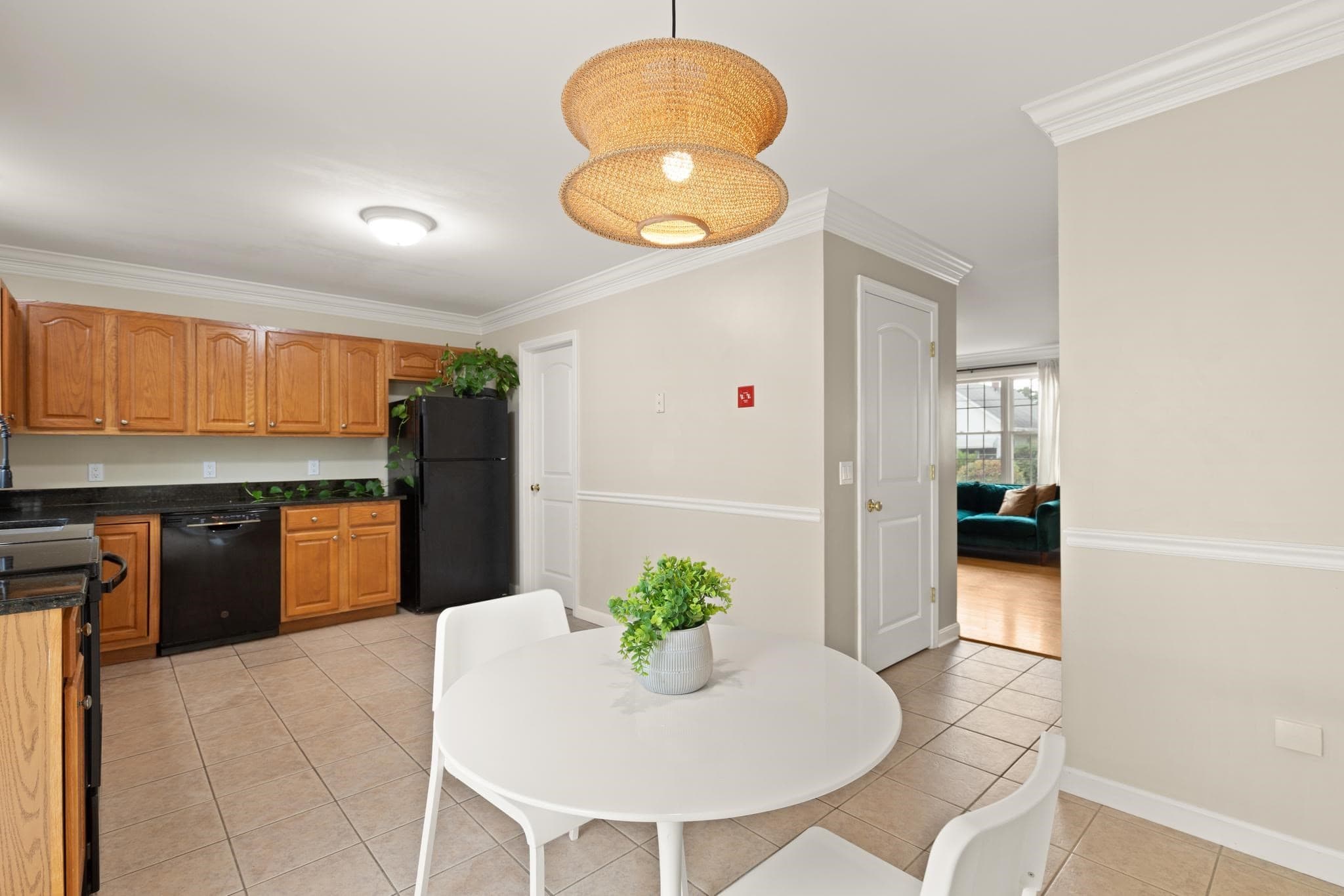 Condominium at 129 Scott St # 4, Attleboro MA 02703, Attleboro, photo 13 of 33