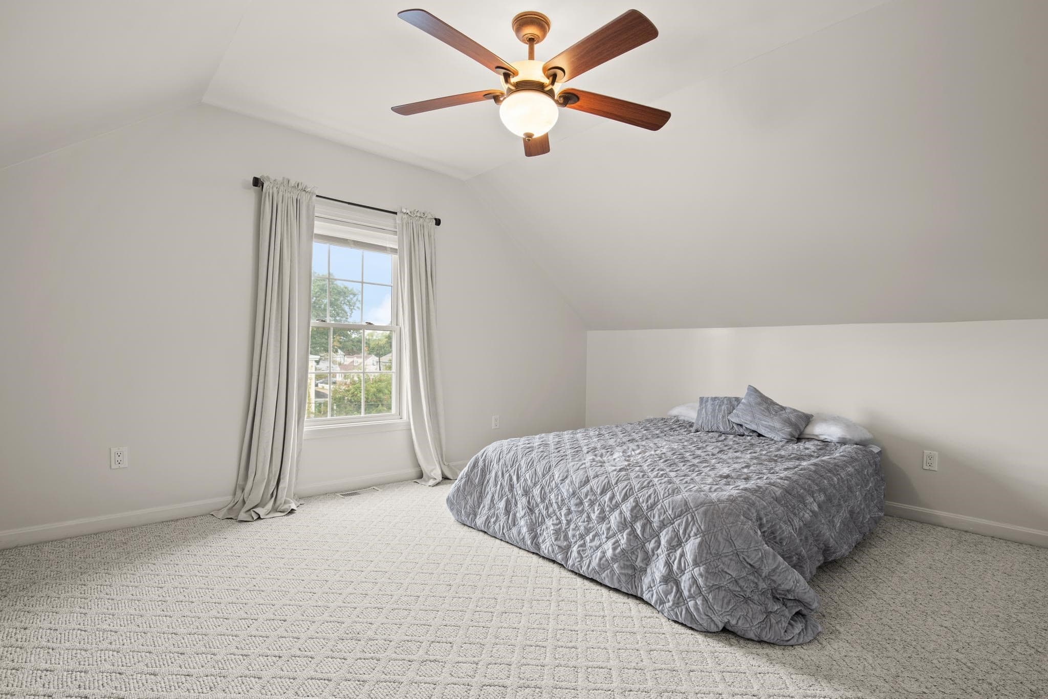 Condominium at 129 Scott St # 4, Attleboro MA 02703, Attleboro, photo 18 of 33