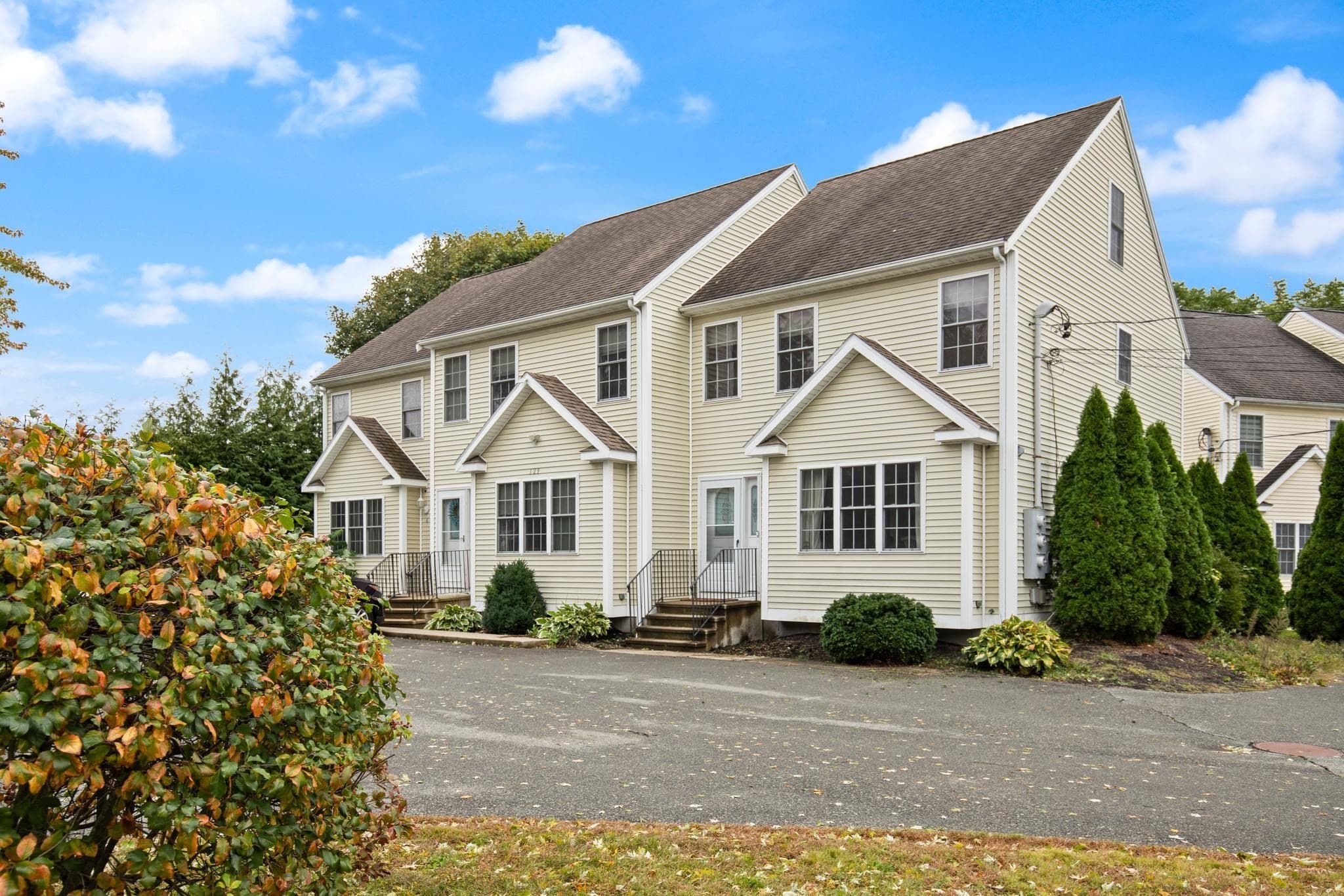Condominium at 129 Scott St # 4, Attleboro MA 02703, Attleboro, photo 4 of 33