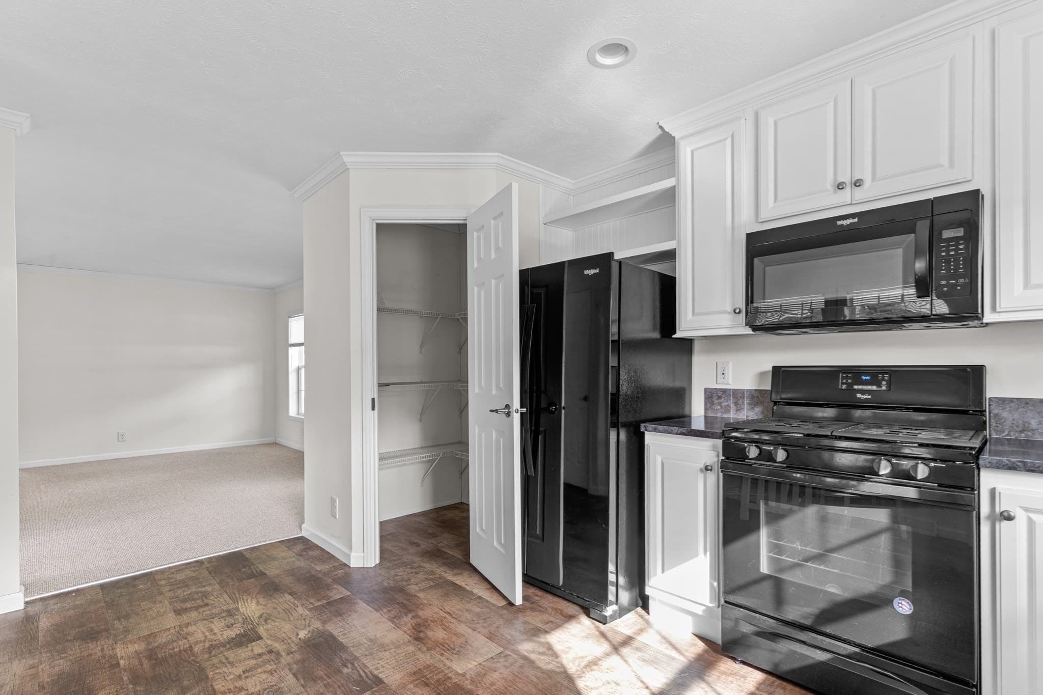 Mobile Home at 18 Candlelight Dr, Plymouth MA 02360, Plymouth, photo 6 of 24