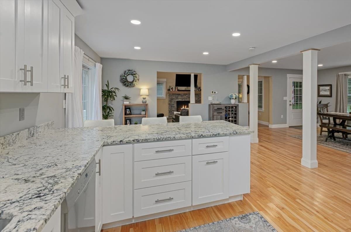 Condominium at 19 Hampstead Street # 19, Methuen MA 01844, Methuen, photo 9 of 42